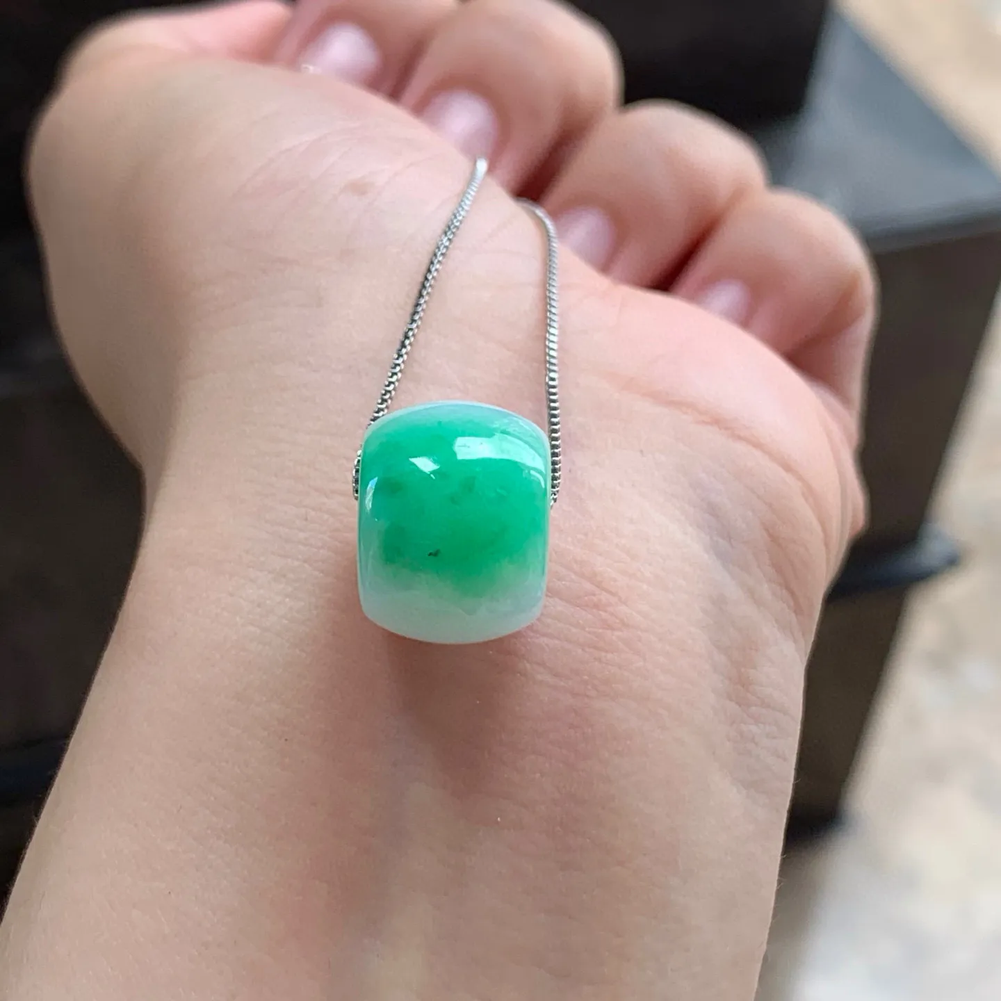 带色路路通
清爽