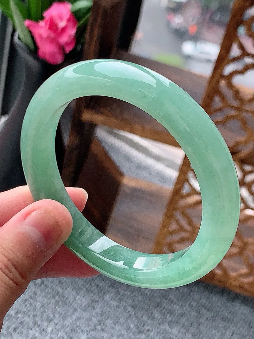a货翡翠老坑满绿正装正圈手镯56-57圈口 尺寸56.8×10.3×8.8mm 重量55.48g 0