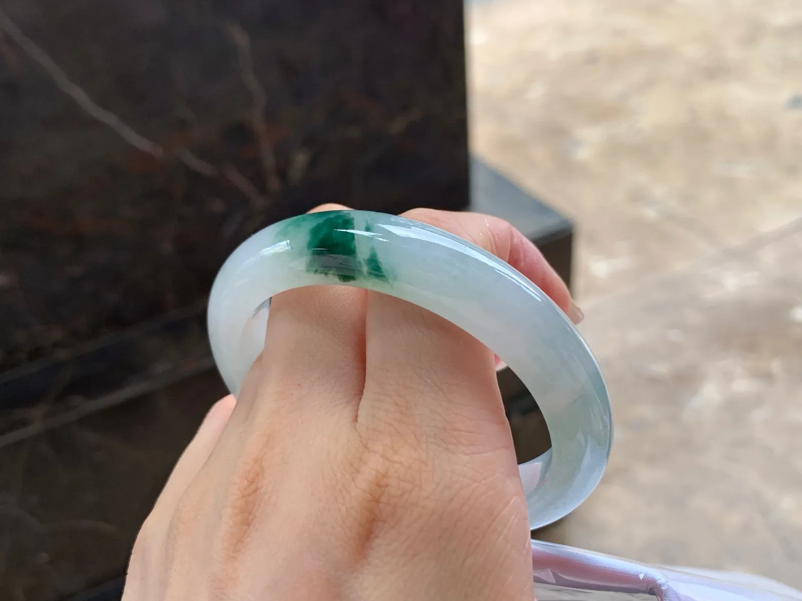飘花手镯
水润清爽 55.1/12.1/8.6mm