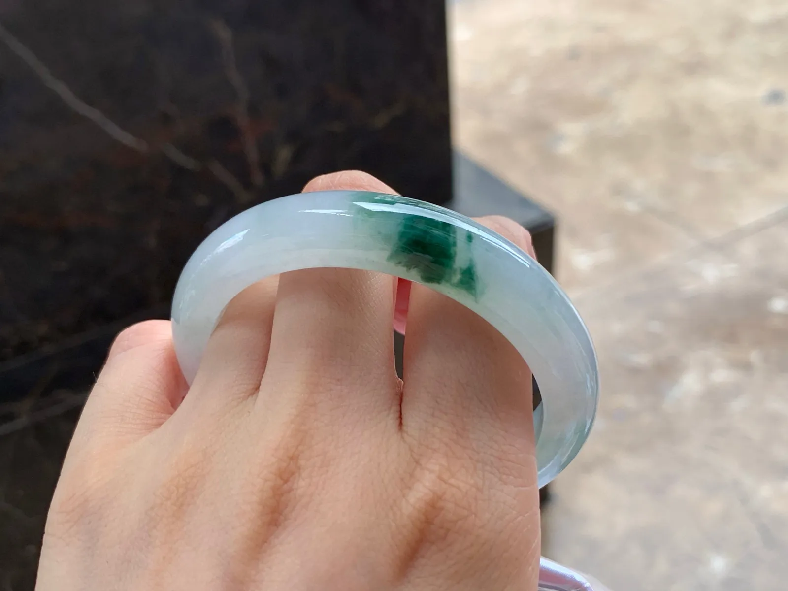飘花手镯
水润清爽 55.1/12.1/8.6mm