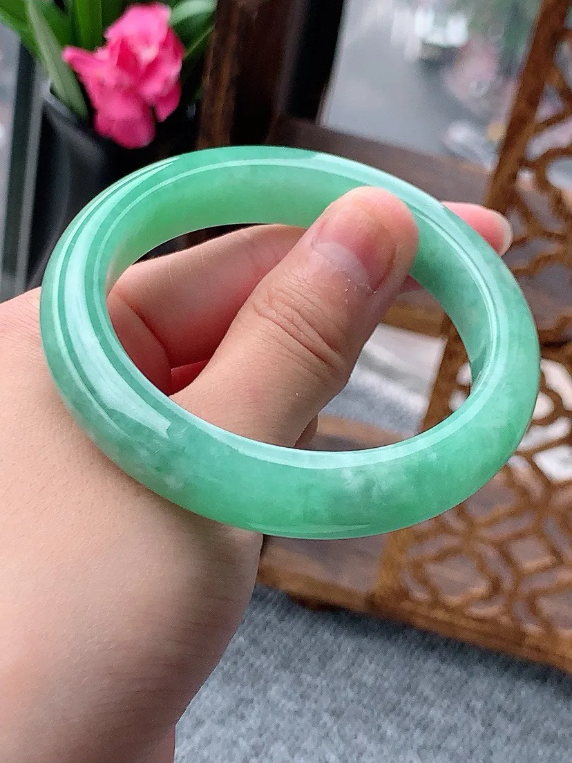 a货翡翠老坑满绿正装正圈手镯54-55圈口 尺寸54.5×11.5×8.8mm 重量58.94g 0615