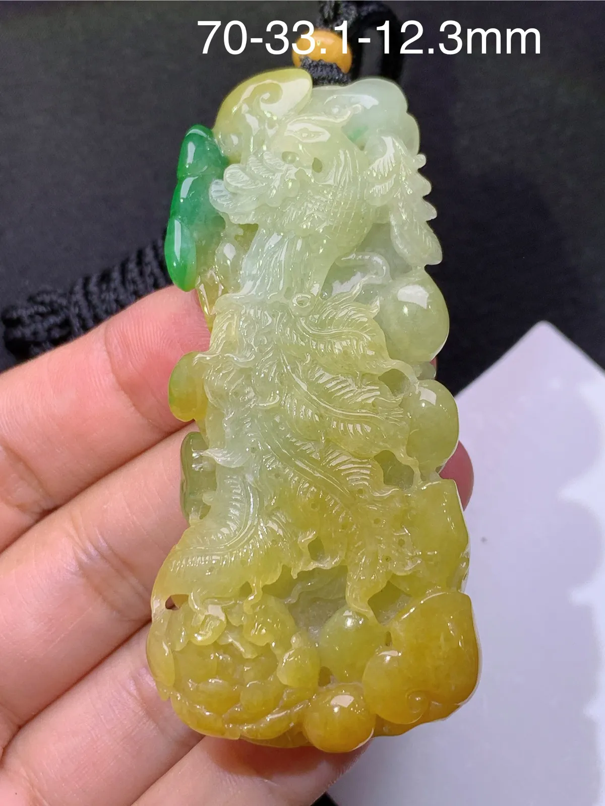 黄翡凤凰吊坠 色泽鲜艳，厚装种老，冰润水足 尺寸70*33.1*12.3