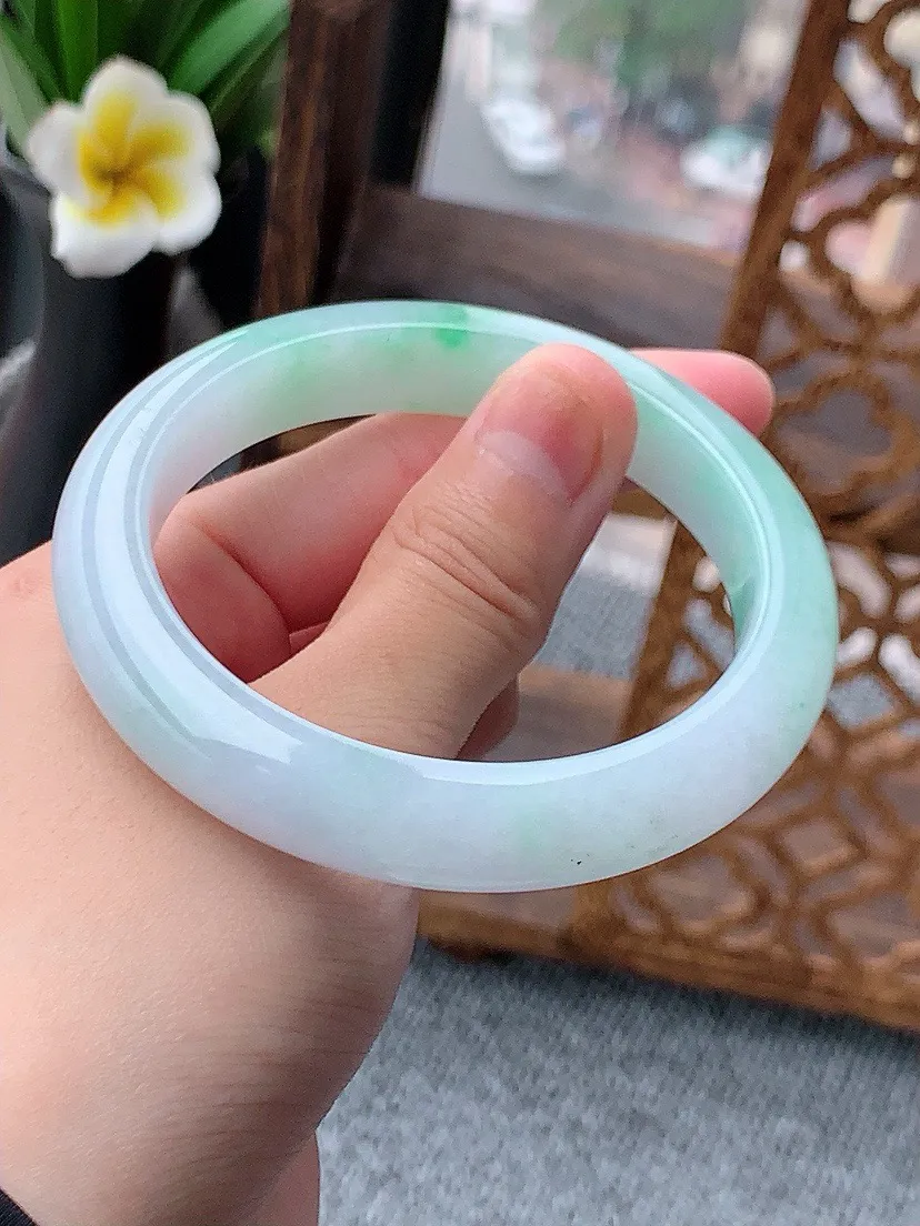 a货翡翠老坑冰种飘绿正装正圈手镯56-57圈口 尺寸56.3×11.2×8.5mm 重量56.24g 0617