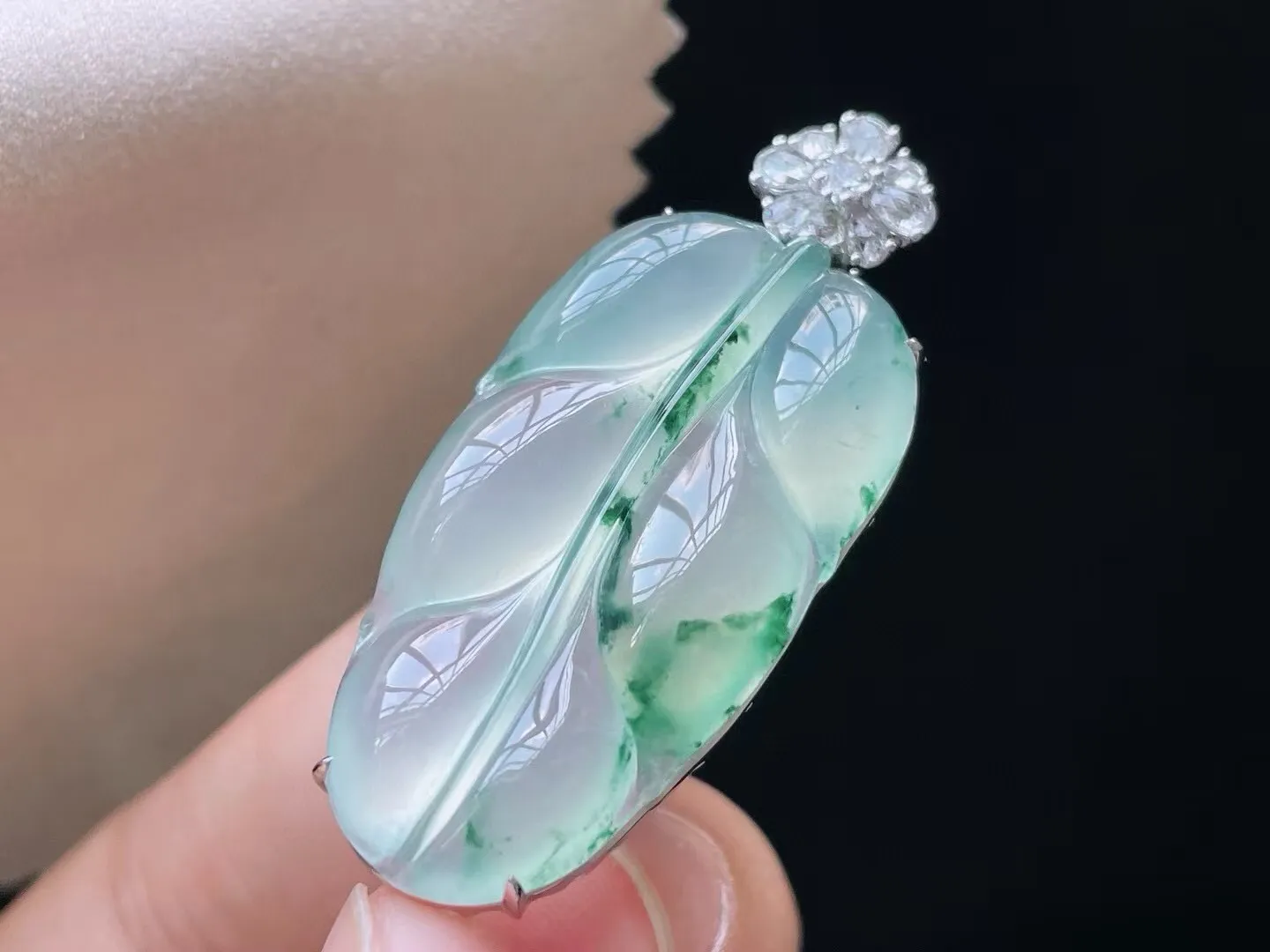 老坑冰胶飘花金枝玉叶吊坠