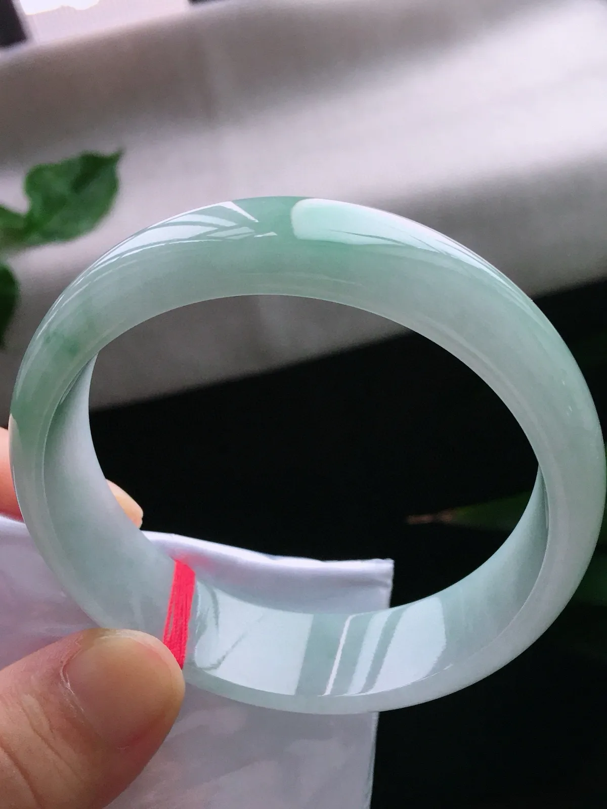 圈口60.5，正圈手镯，大圈口，飘花，玉质冰润，宽版，尺寸60.5-17-6.9mm