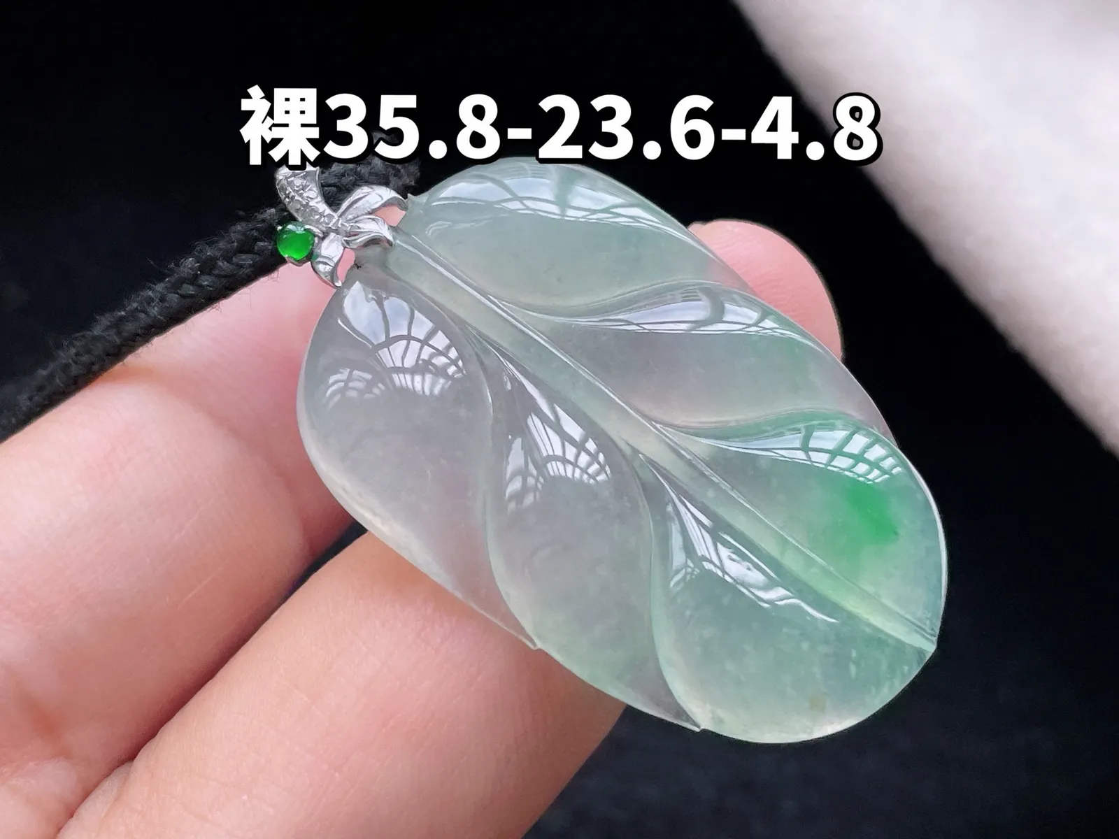 18K 冰种飘花·叶子

裸35.8-23.6-4.8