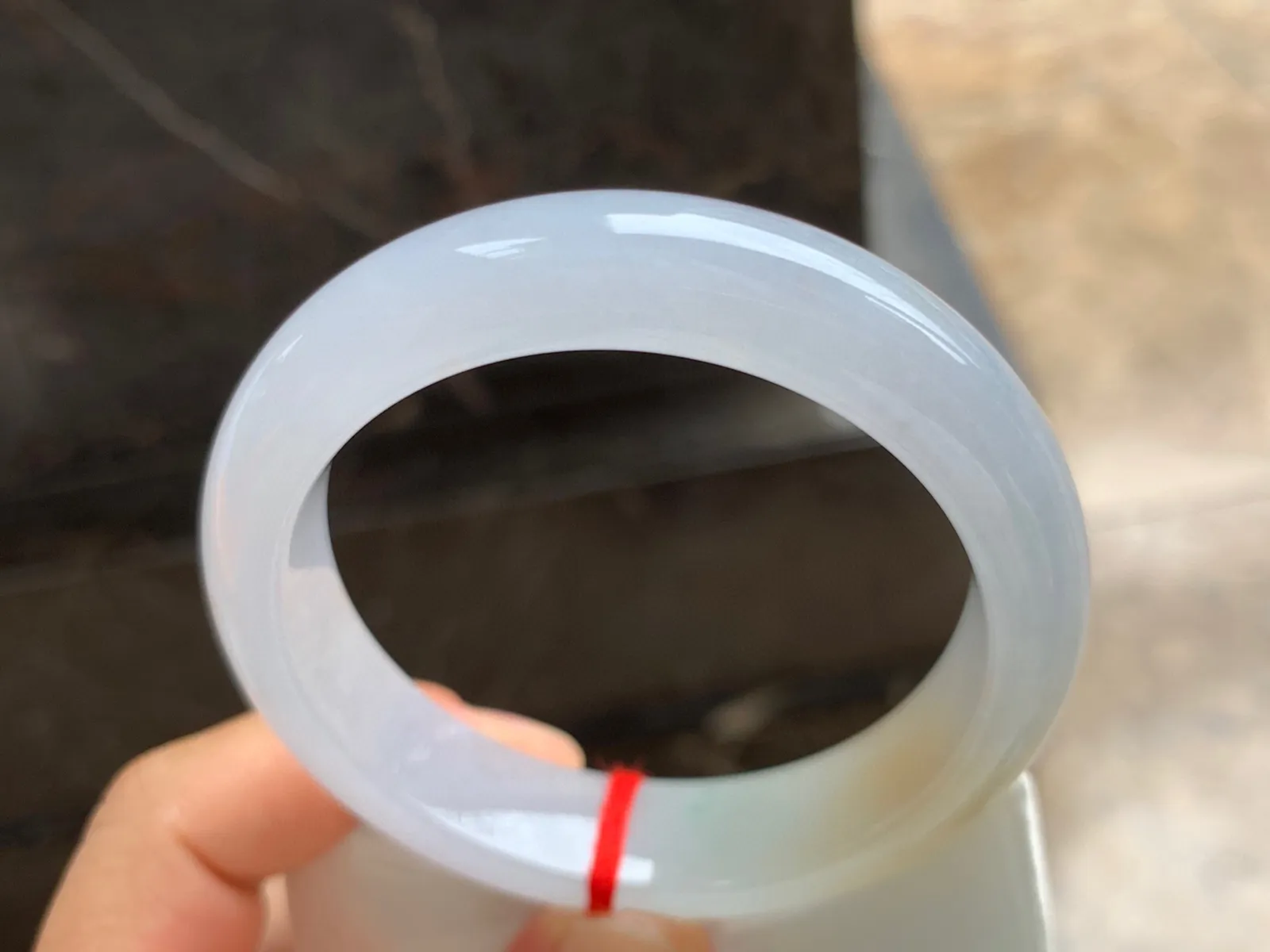 54-13.5-9mmm
冰黄翡手镯 水润冰透 一抹黄 韵味十足