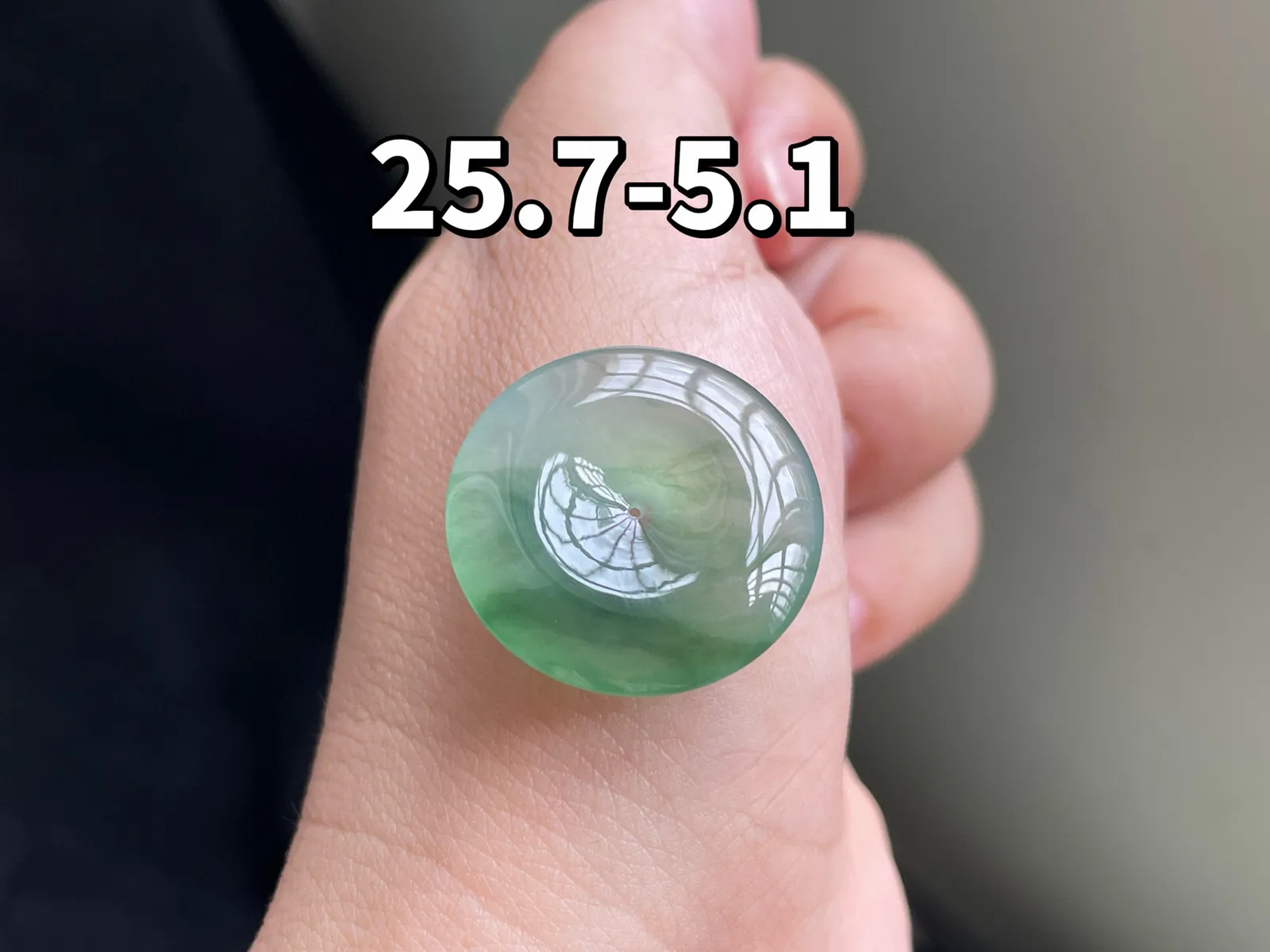 冰种飘花·平安扣

裸25.7-5.1