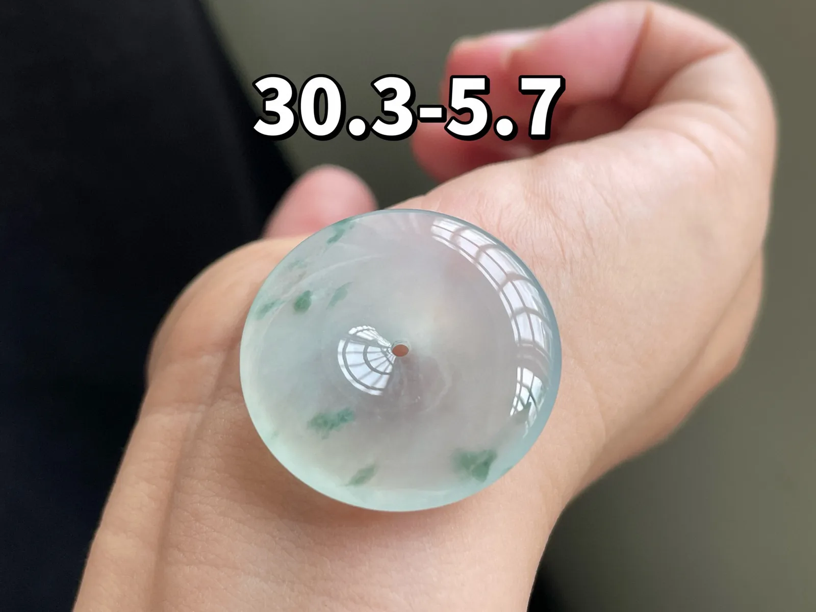 冰种飘花·平安扣

裸30.3-5.7
