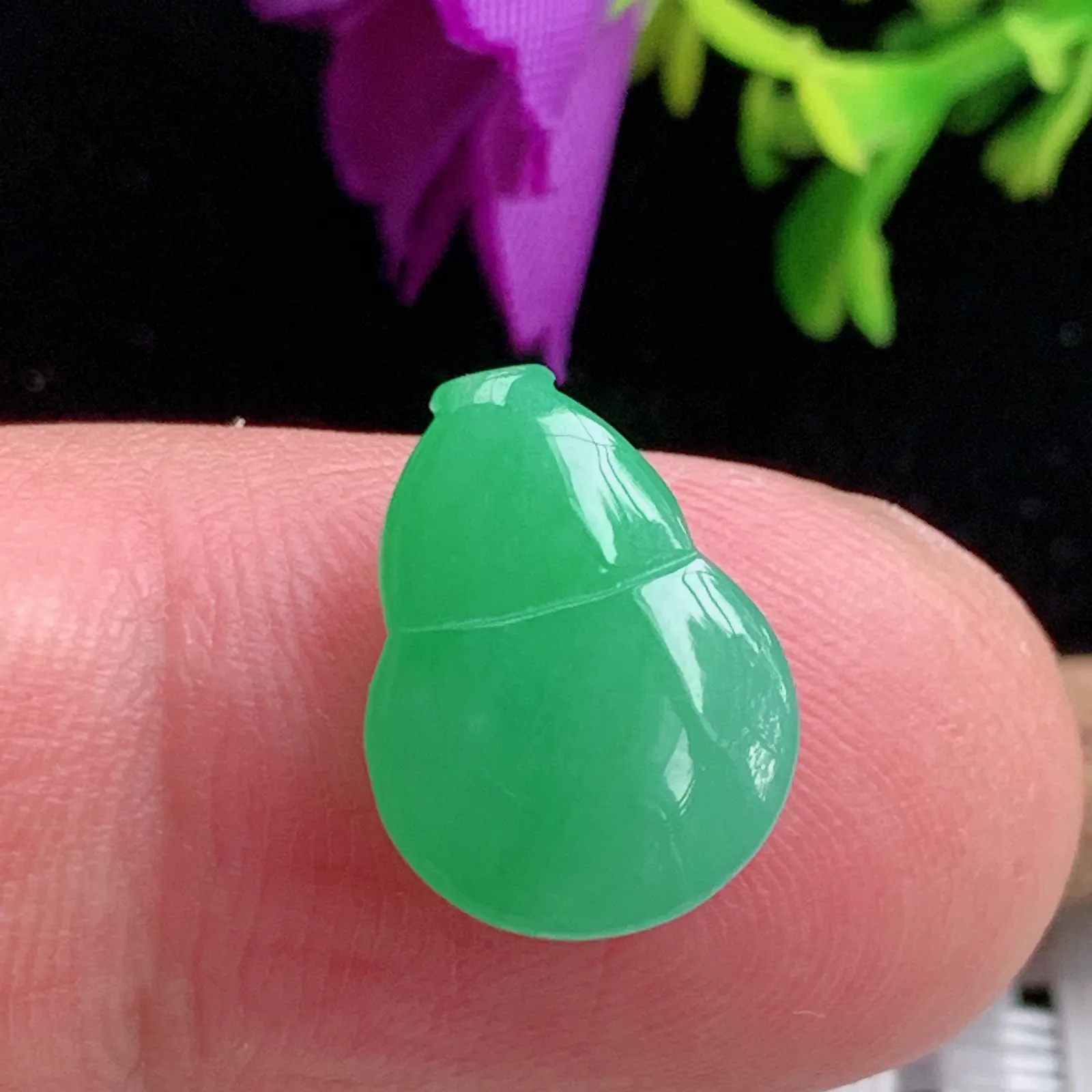 lz实拍14.5*11*5.5天然翡翠满绿小葫芦吊坠福禄双全镶嵌裸石