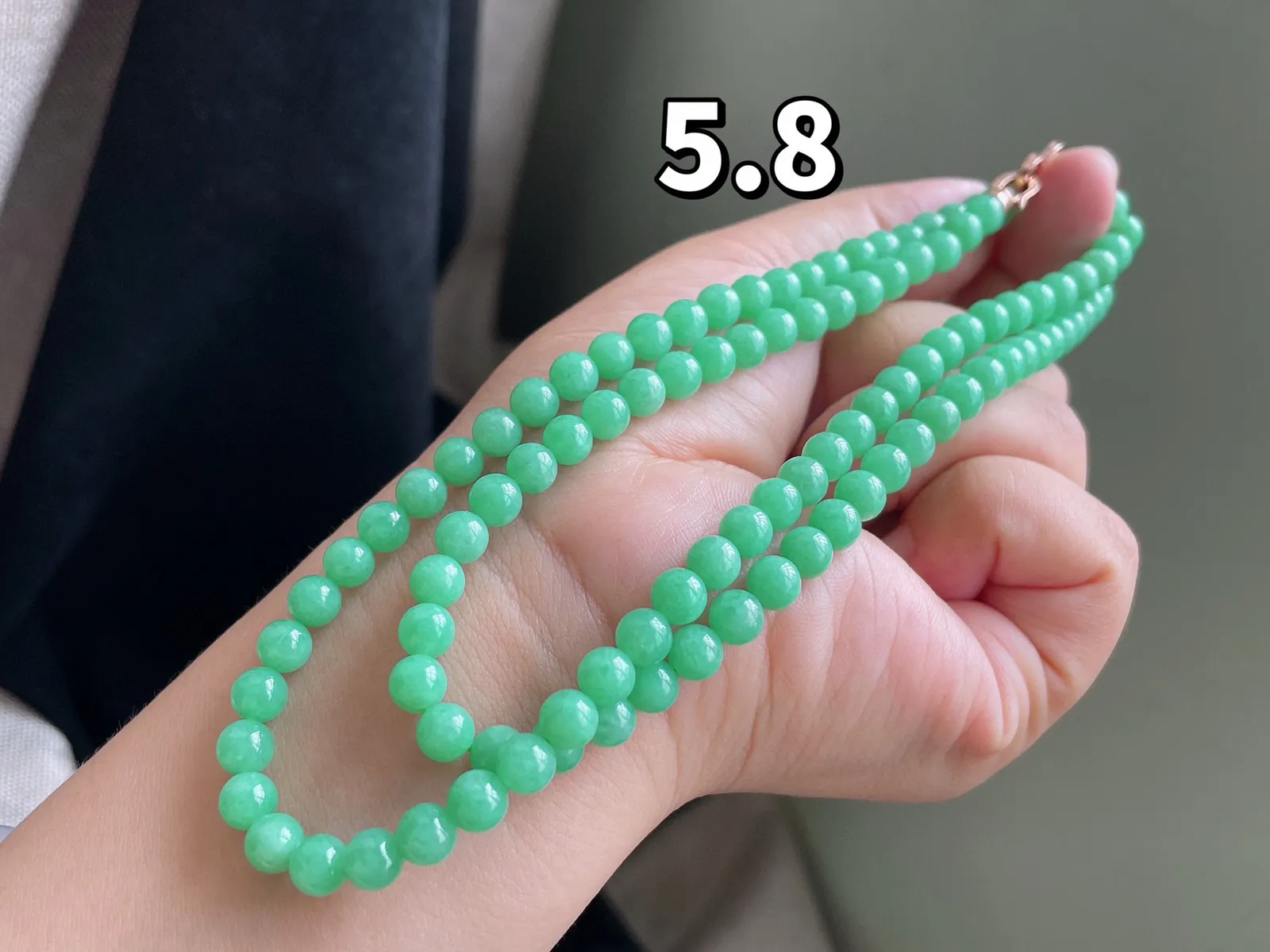 满色·珠链

裸5.8
