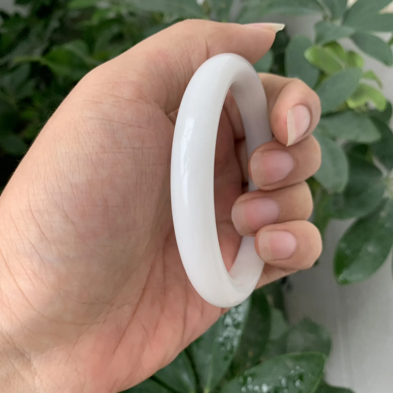 和田玉60圈口羊脂白手镯！玉质细腻油润 底色纯净 无裂无杂 脂粉好，品质好