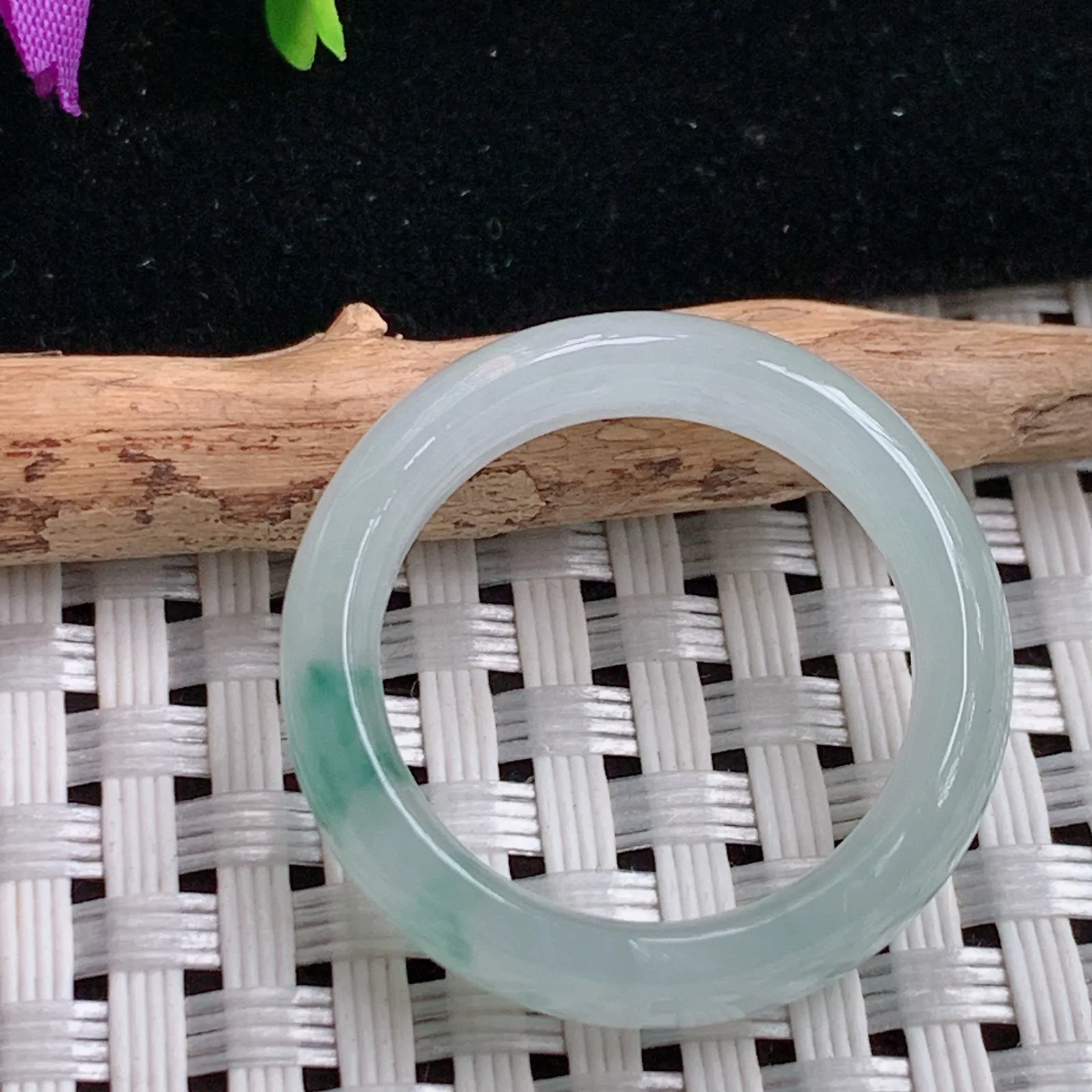 lz实拍20*6*3.8天然翡翠冰透飘花戒指 20mm内径玉指环