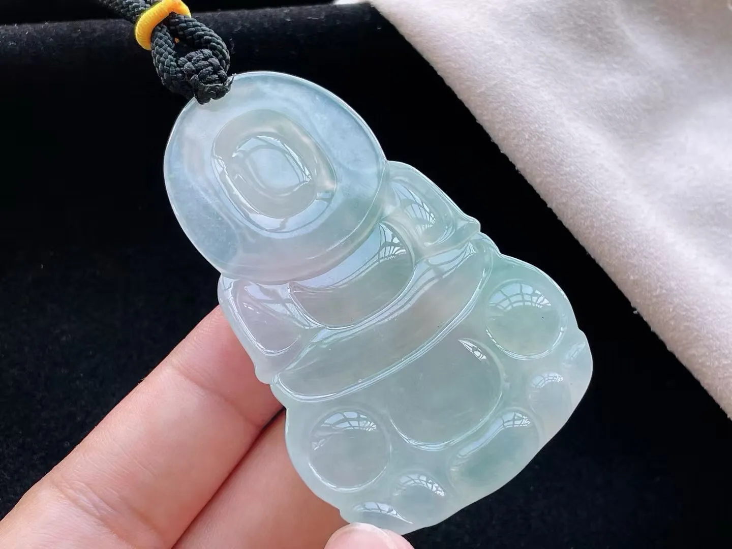冰糯种晴底观音吊坠