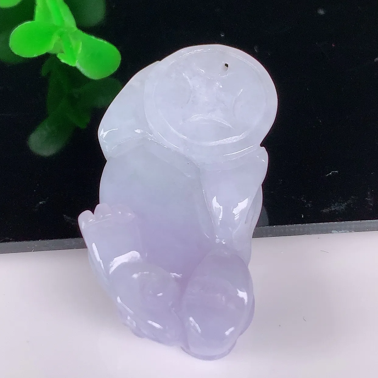 自然光实拍，冰润冰糯种紫罗兰翡翠招财貔貅吊坠，民间有“一摸貔貅运程旺盛，再摸貔貅财运滚滚，三摸貔貅平步青云 ”的美好祝愿。#46.17