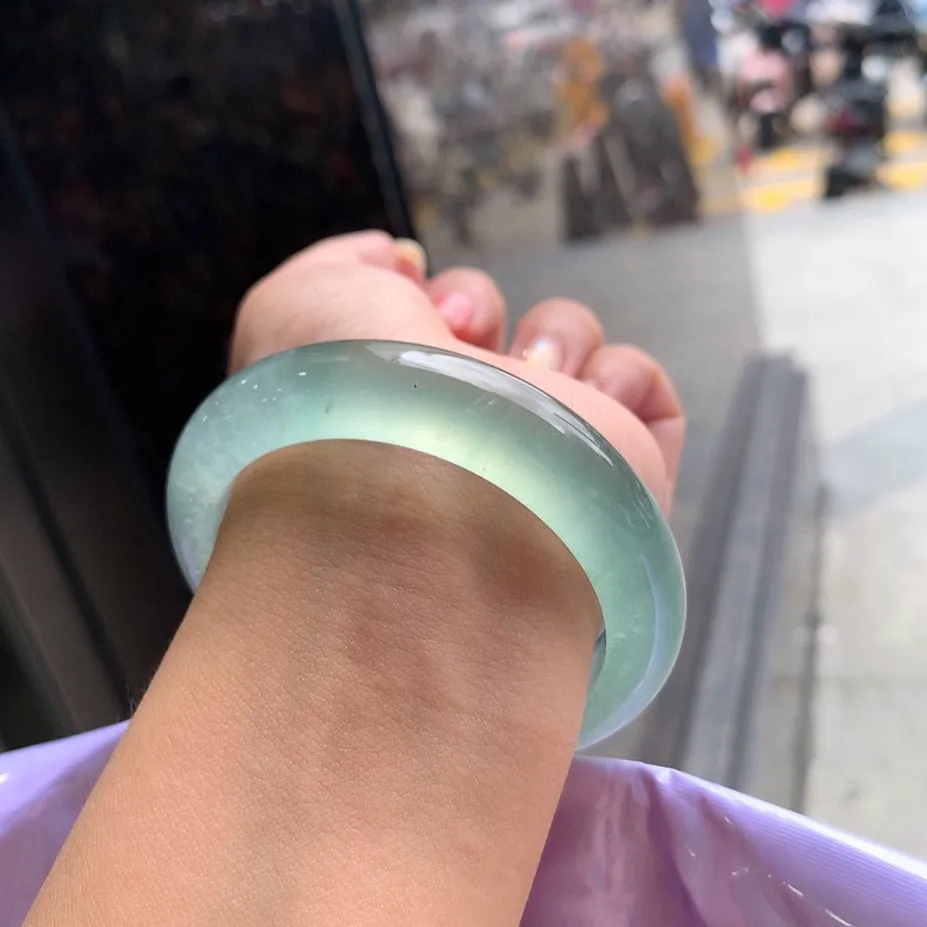 正圈玻璃种 无瑕 尺寸:54.5/12.6/9喜询 种水好 起刚光 高品质