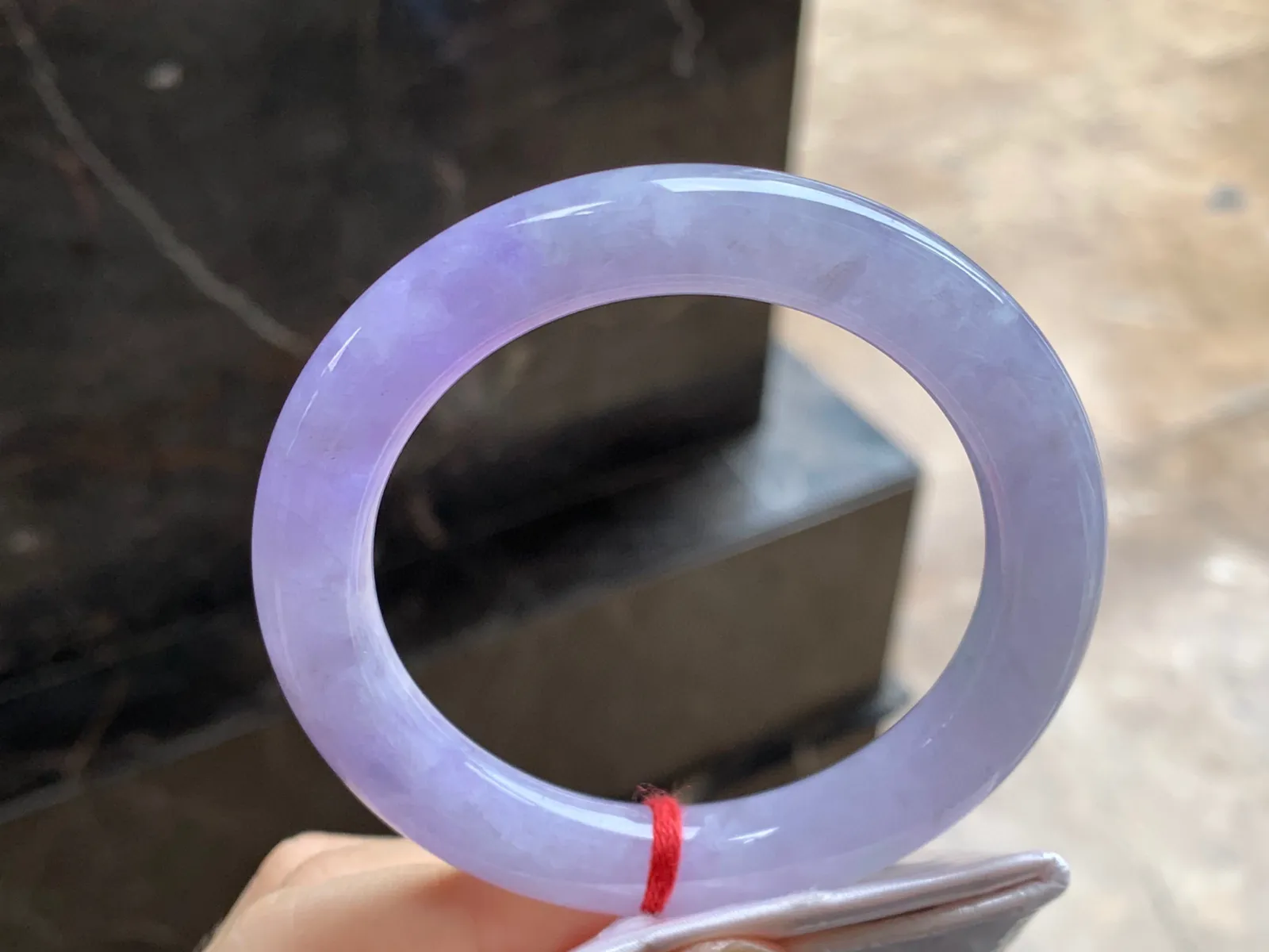 紫罗兰圆条手镯
尺寸：54.5-10.2mm
颜色浓郁～上手漂亮推荐哦