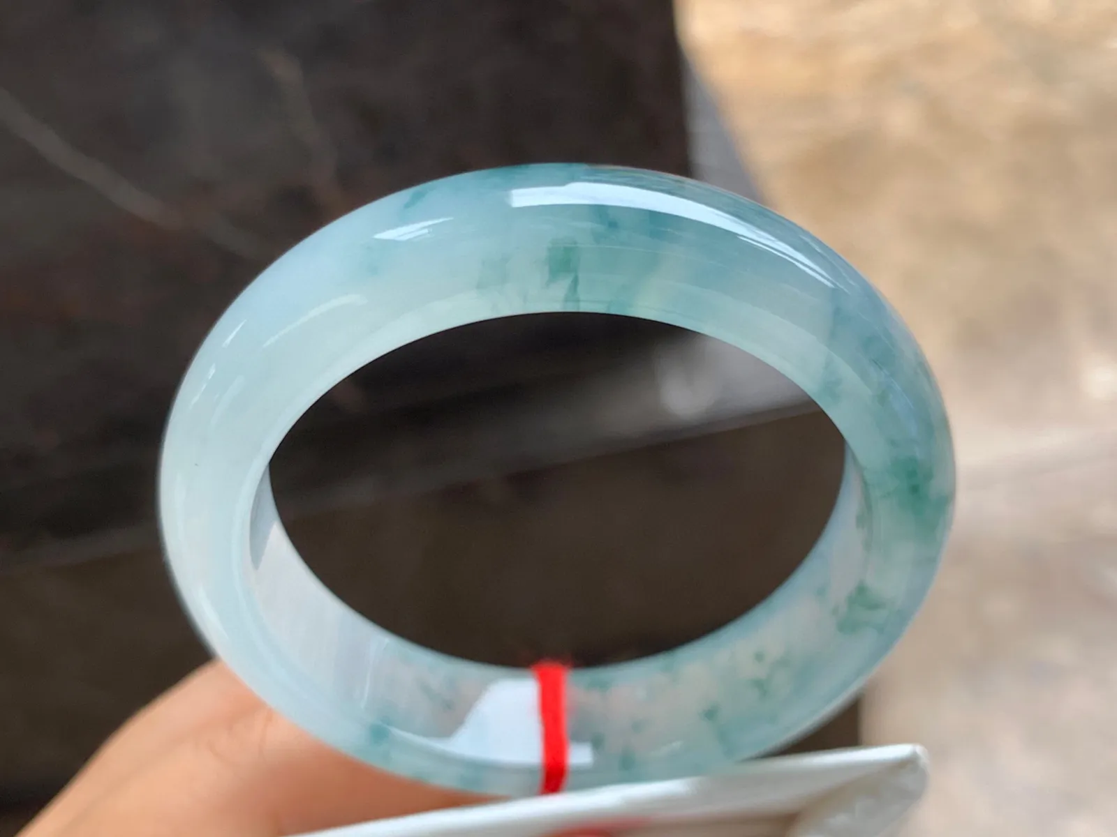 51.5-13-8mm
冰种飘花手镯 水润冰透 花色灵动飘逸  精品小圈口