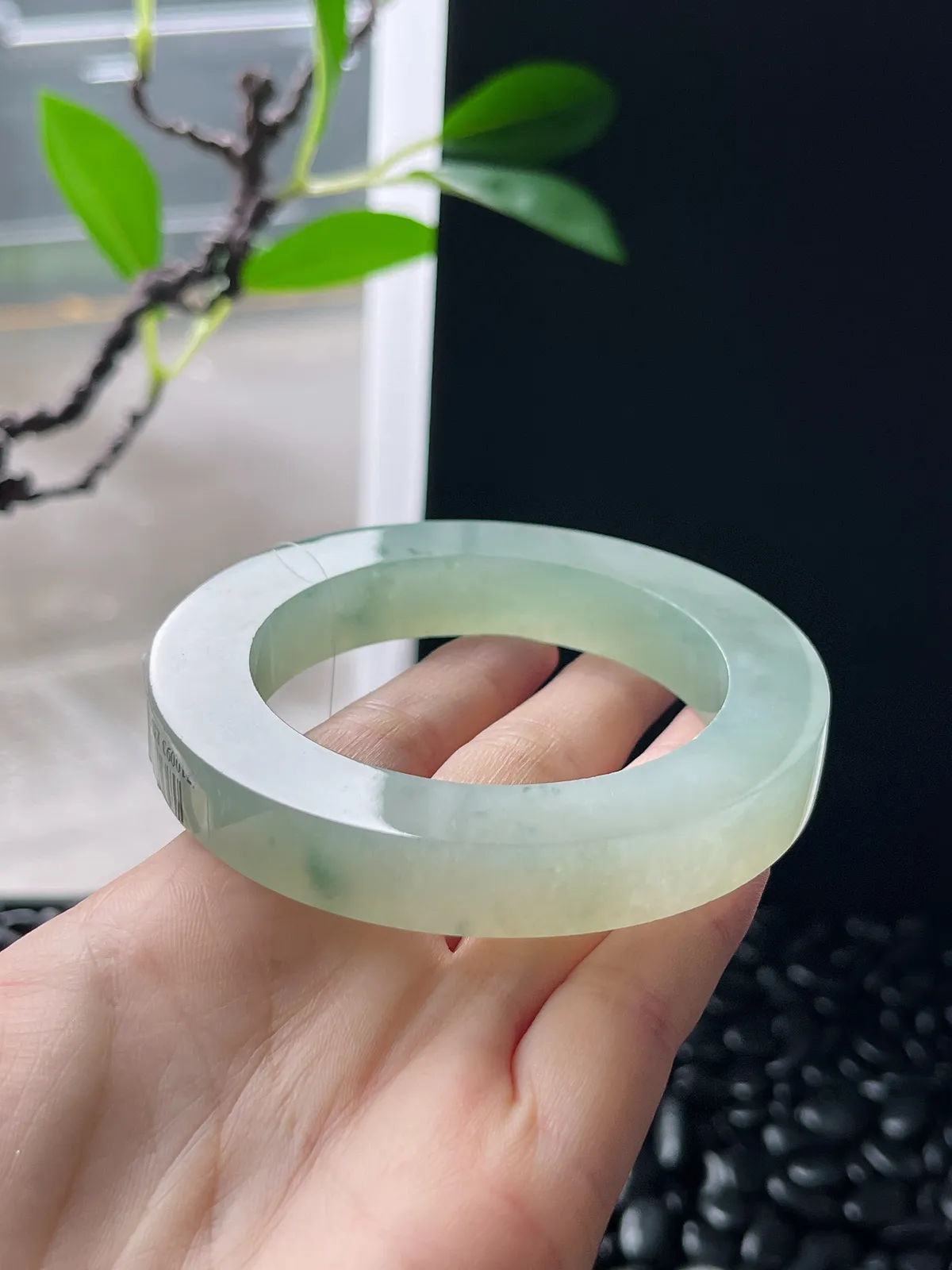 翡翠镯胚，⭕️正圈最大做61，圆条最大做57；最小做54.7。尺寸77-54.7-11.4-11.5