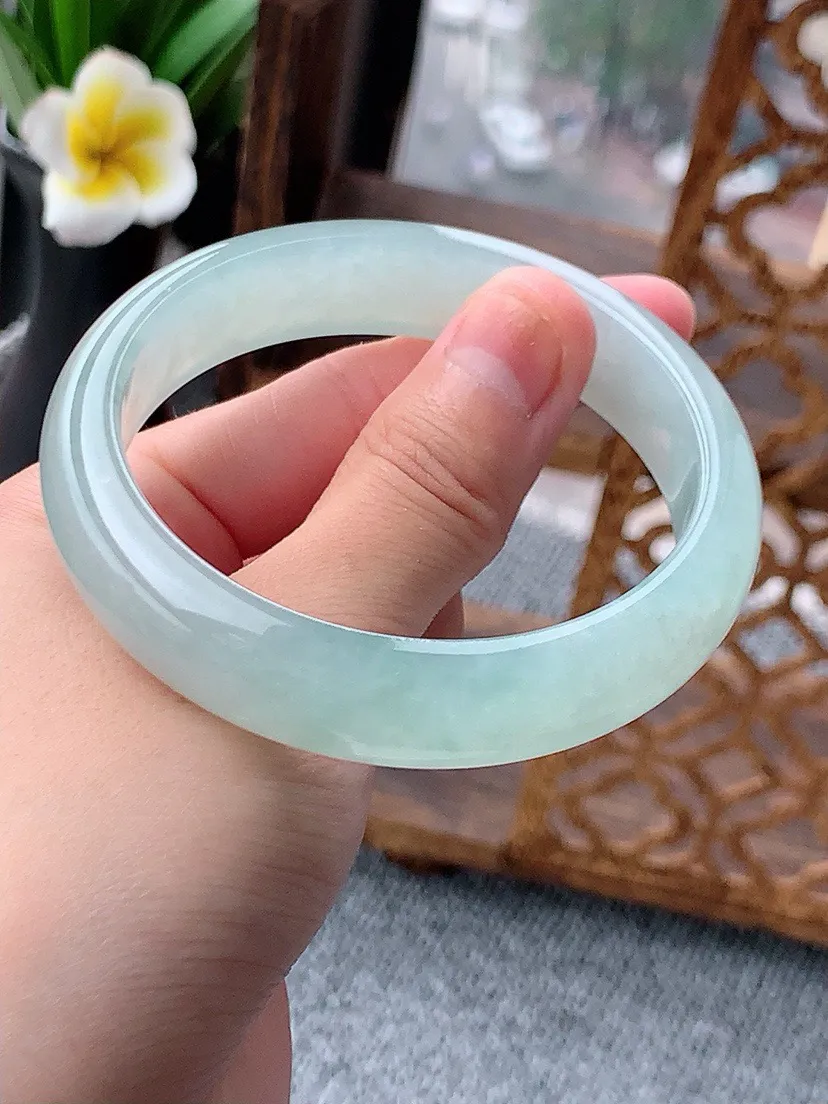 a货翡翠老坑晴水正装正圈手镯57-58圈口  尺寸57×13.5×7.5mm 重量58.30g 0617