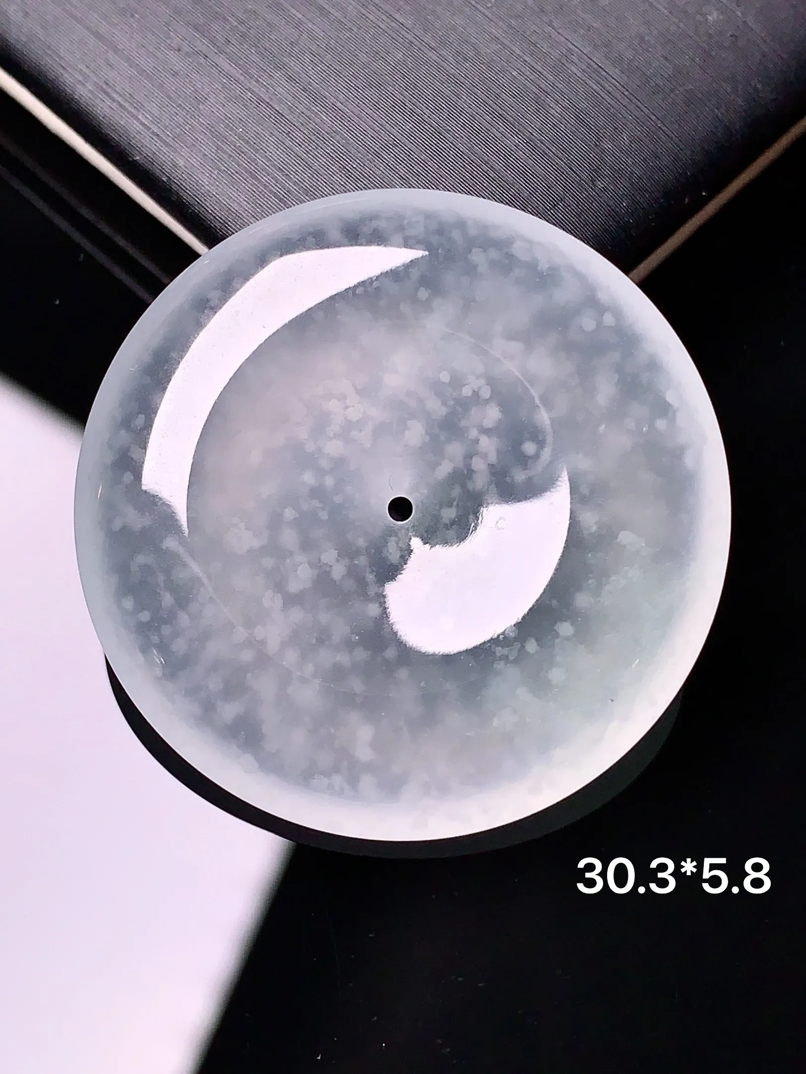 冰种雪花平安扣吊坠 玉质细腻 水润亮眼  整体尺寸30.3*5.8
