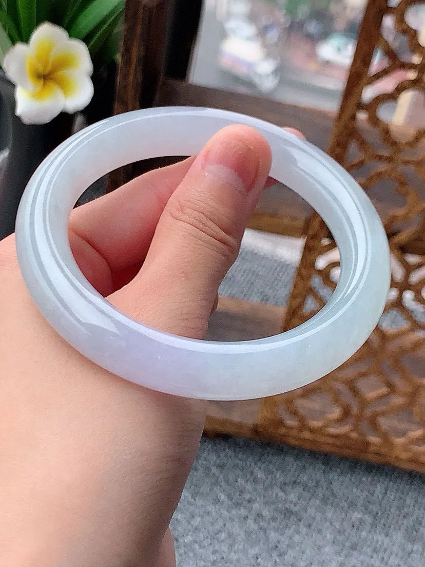 a货翡翠老坑淡紫罗兰圆条手镯59-60大圈口 尺寸59.8×11.3mm 重量74.69g 0617