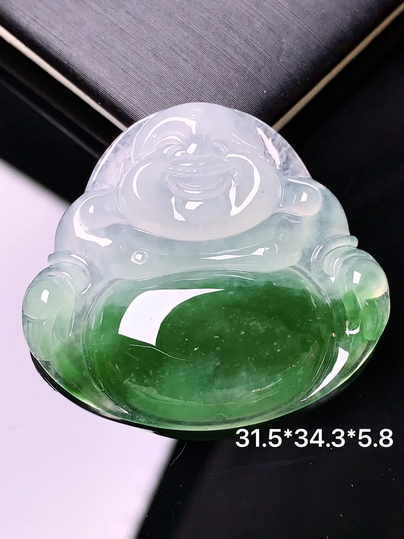 冰种飘绿佛公吊坠 玉质细腻 水润亮眼  整体尺寸31.5*34.3*5.8