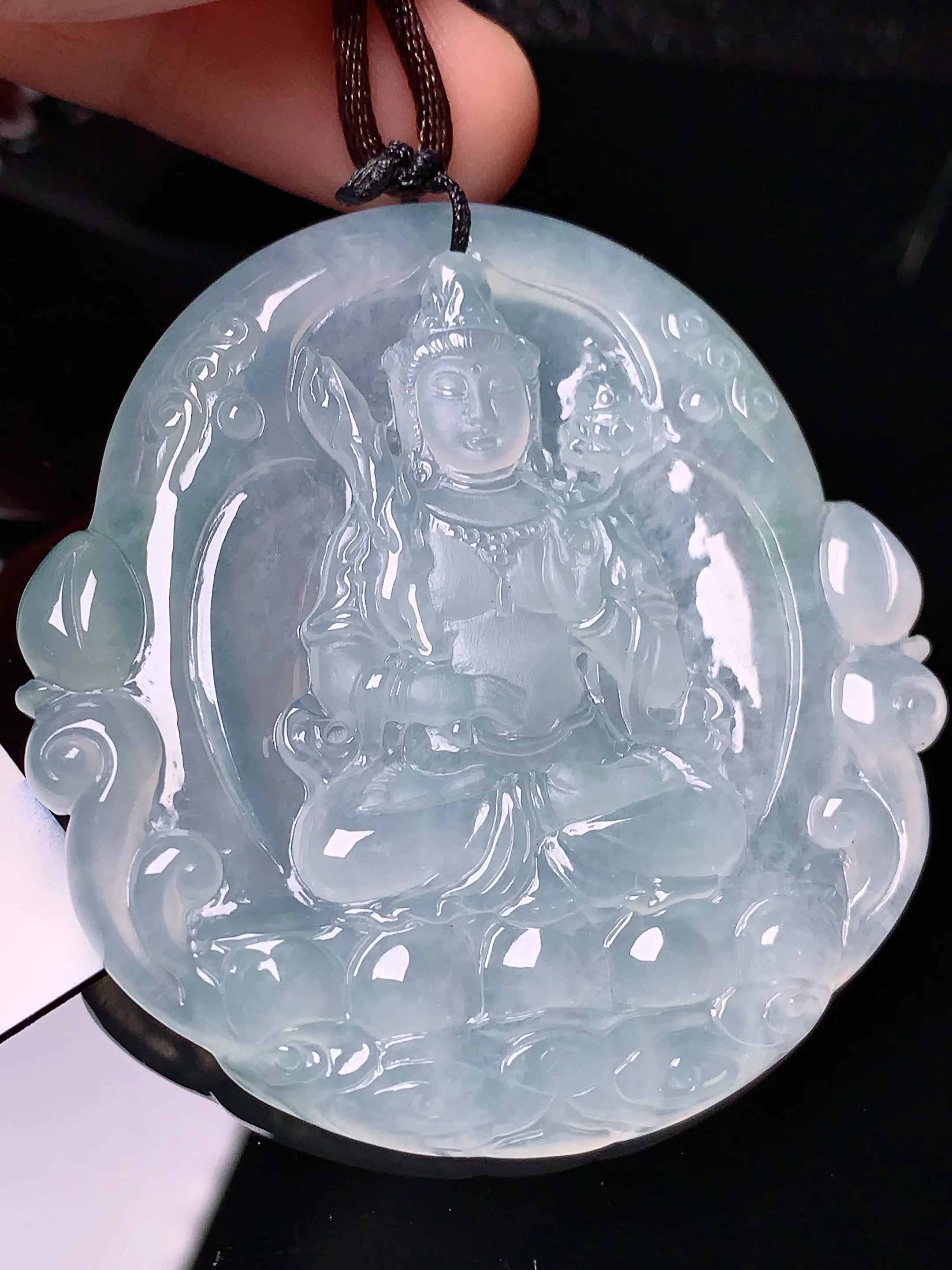 冰种大势至观音菩萨吊坠 玉质细腻 水润亮眼  整体尺寸54.6*51.2*5.8