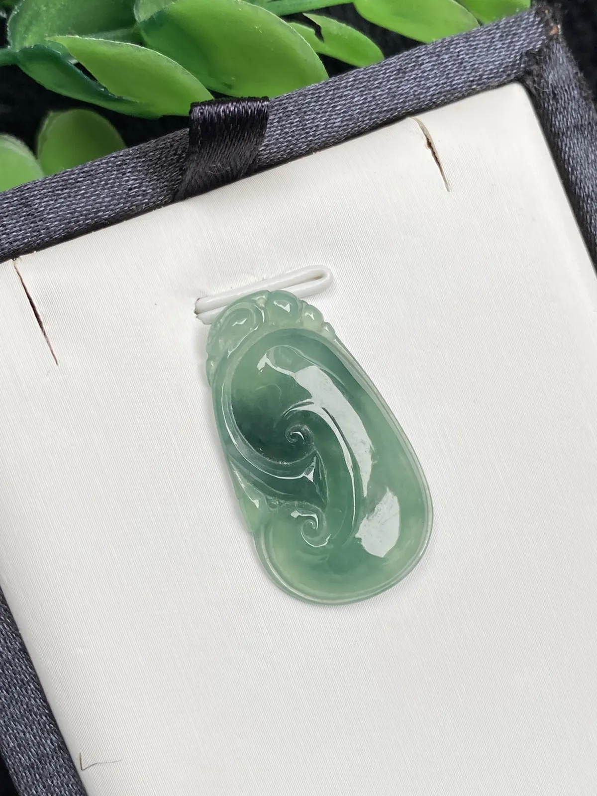 推荐【冰蓝如意】无纹裂，满色，独特的蓝绿色有个性，水润冰透，起光，种好细腻，超值～～29.5*17.3*3.8