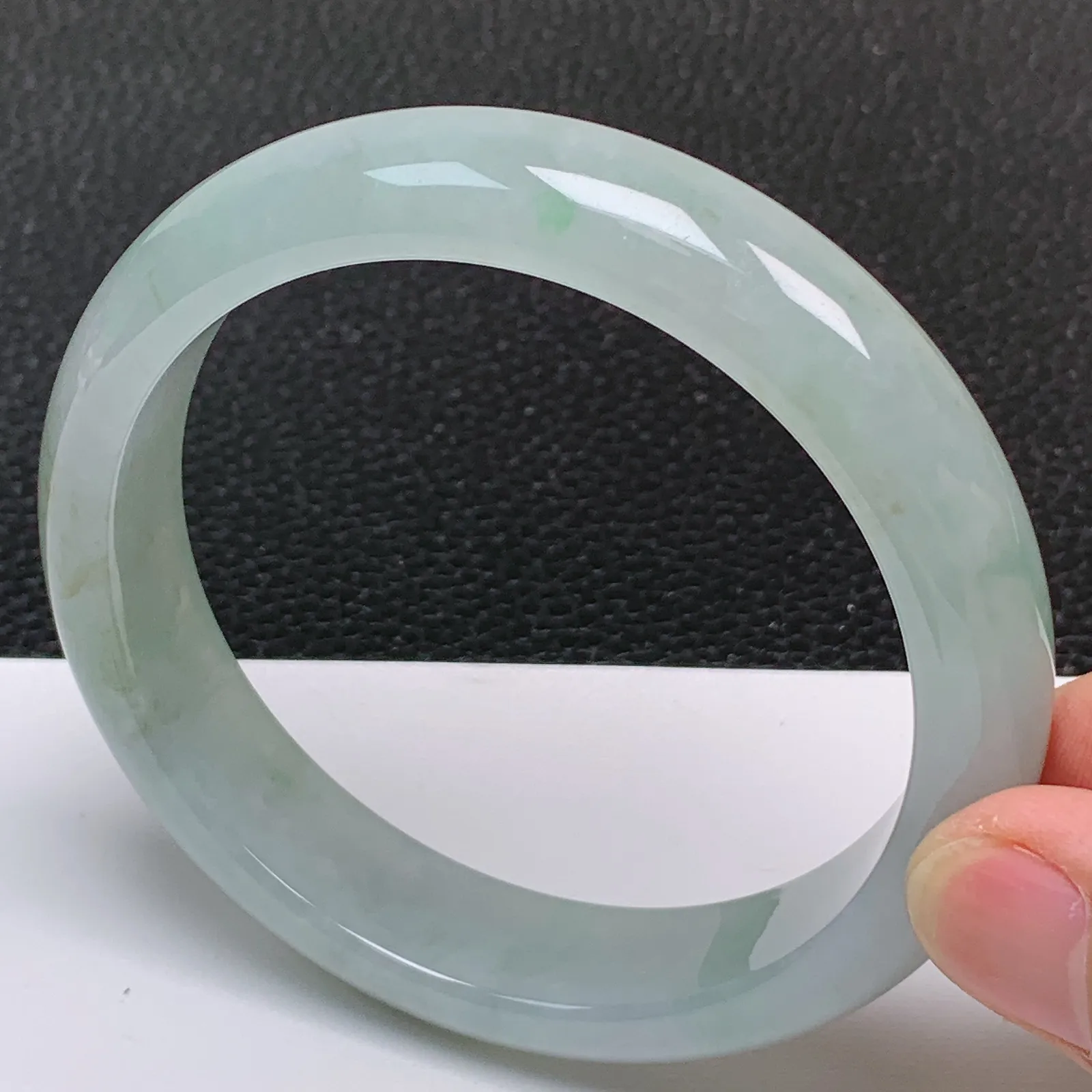 大圈口62～63 天然翡翠A货老坑冰润天空蓝正圈手镯 尺寸62.3*14.3*8.4mm