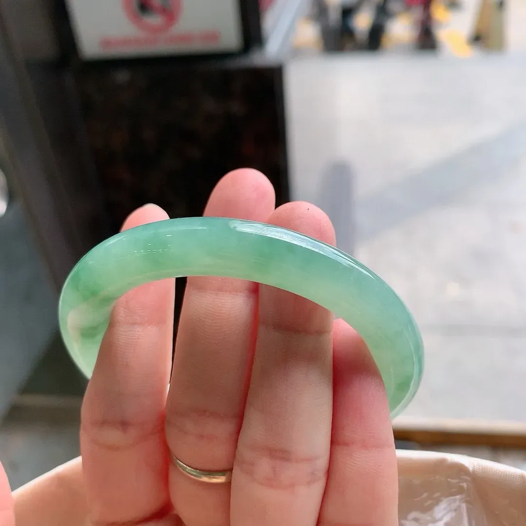 圆条冰绿花 无瑕 尺寸:52.7/9.1/9.6 种水好️️