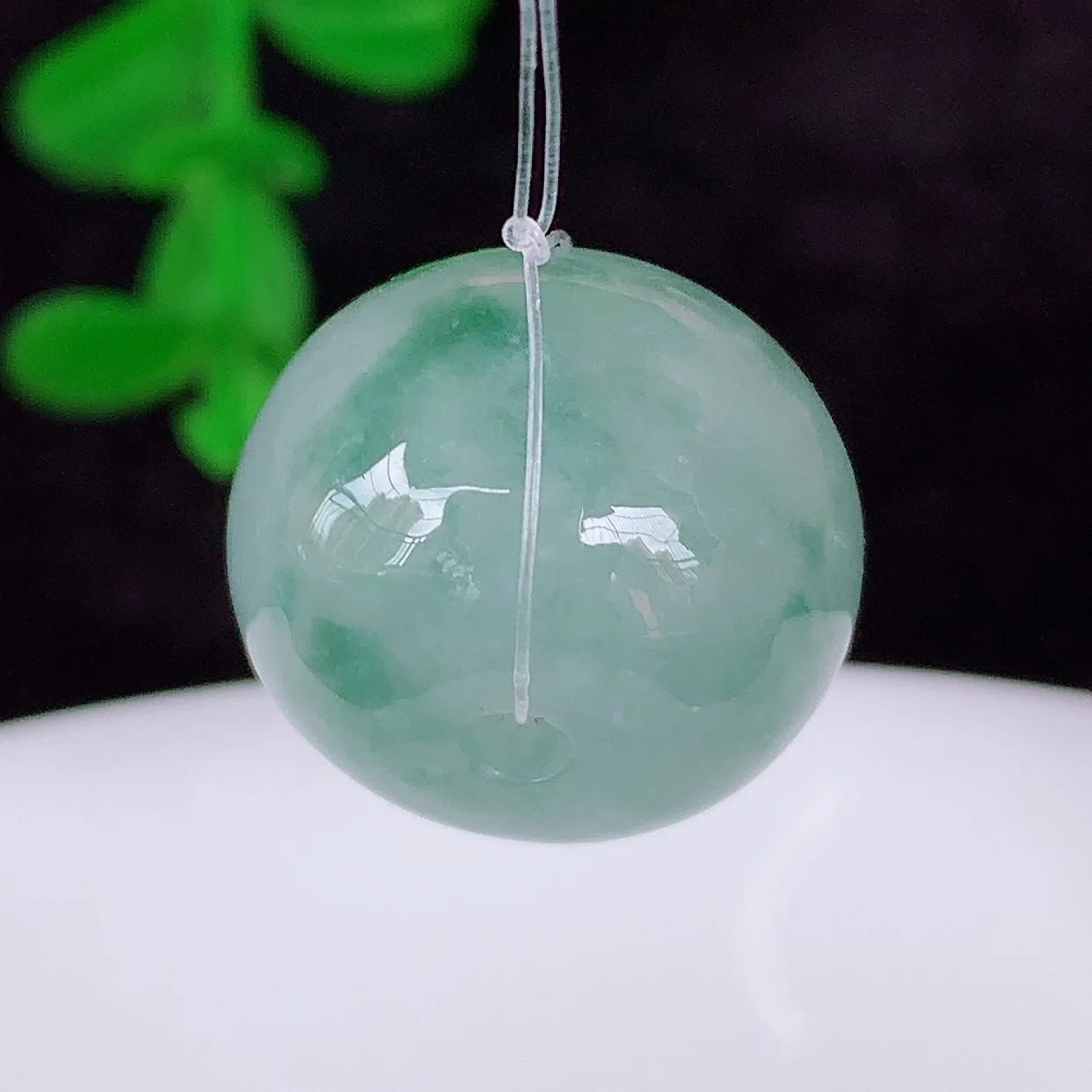 自然光实拍，冰润冰糯种飘花翡翠路路通吊坠，寓意好运连连，路路畅通，经典款式，财运滚滚，路路通，佩戴效果更好！#49.17