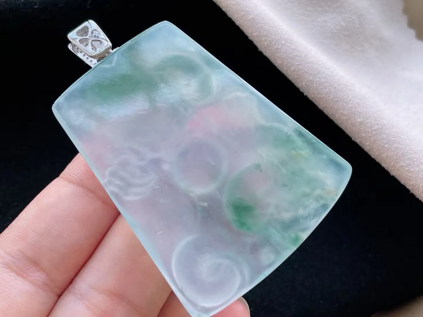 冰种飘花龙腾四海吊坠