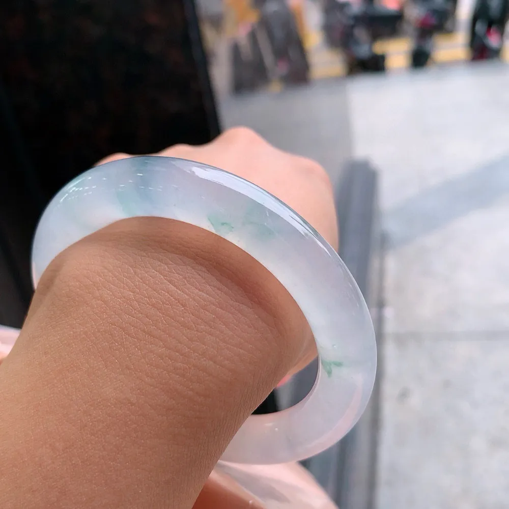 圆条冰玻飘花 无瑕 尺寸:58.9/11.5 花美 种水好