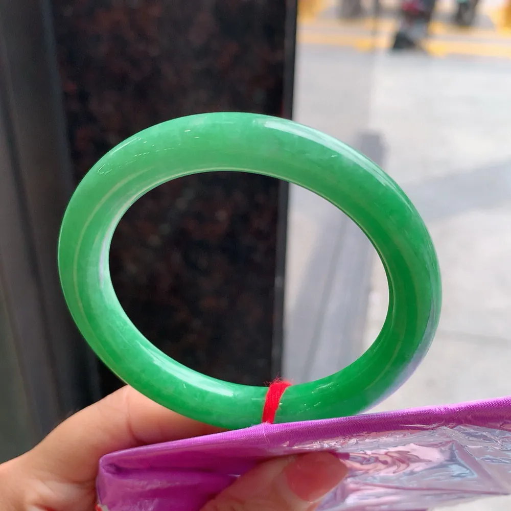 圆条满色阳绿 无瑕 尺寸:55.6/9.5 满绿🥰🥰