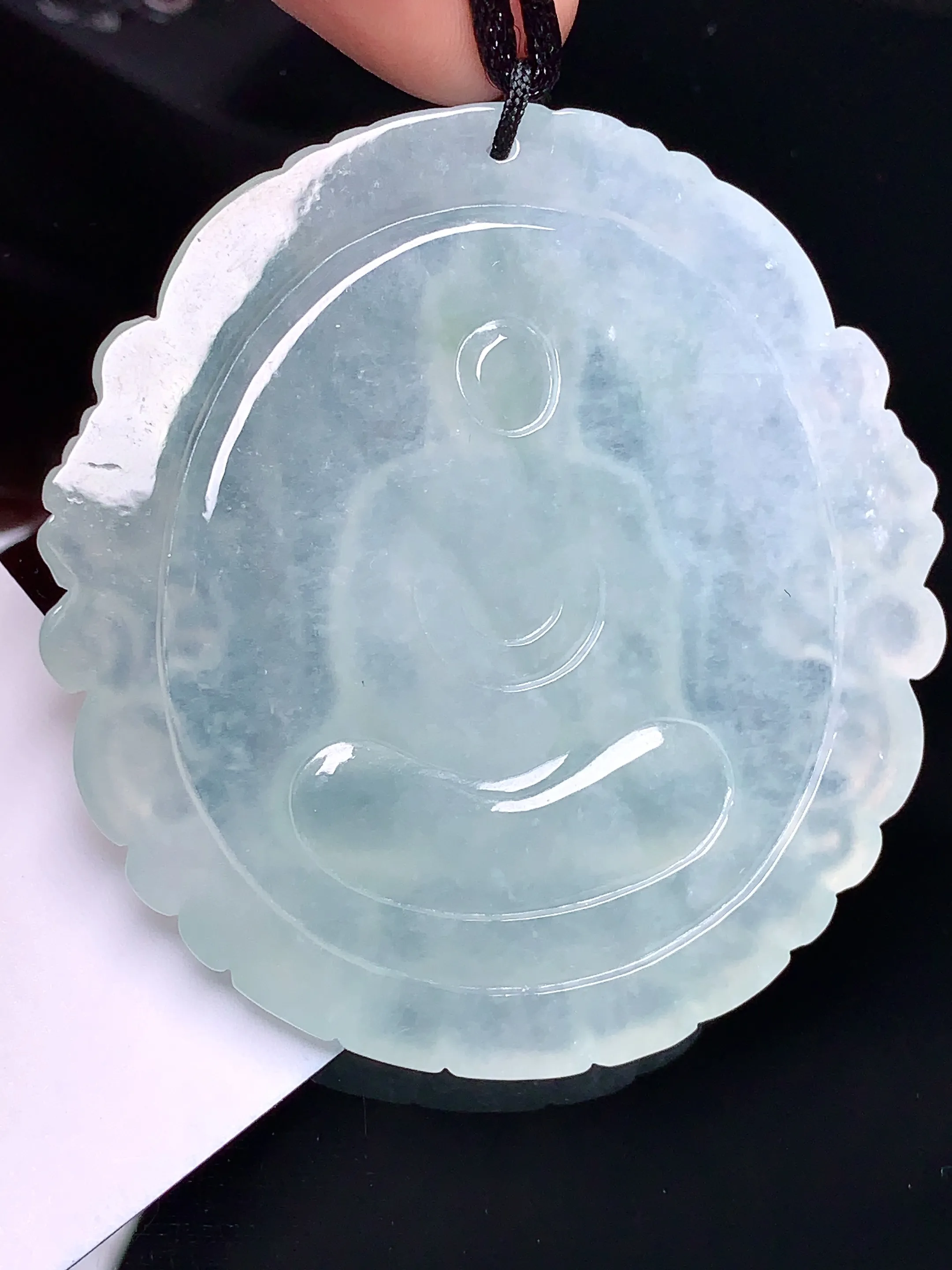 冰种大日如来佛祖吊坠 玉质细腻 水润亮眼  整体尺寸52.8*50*6