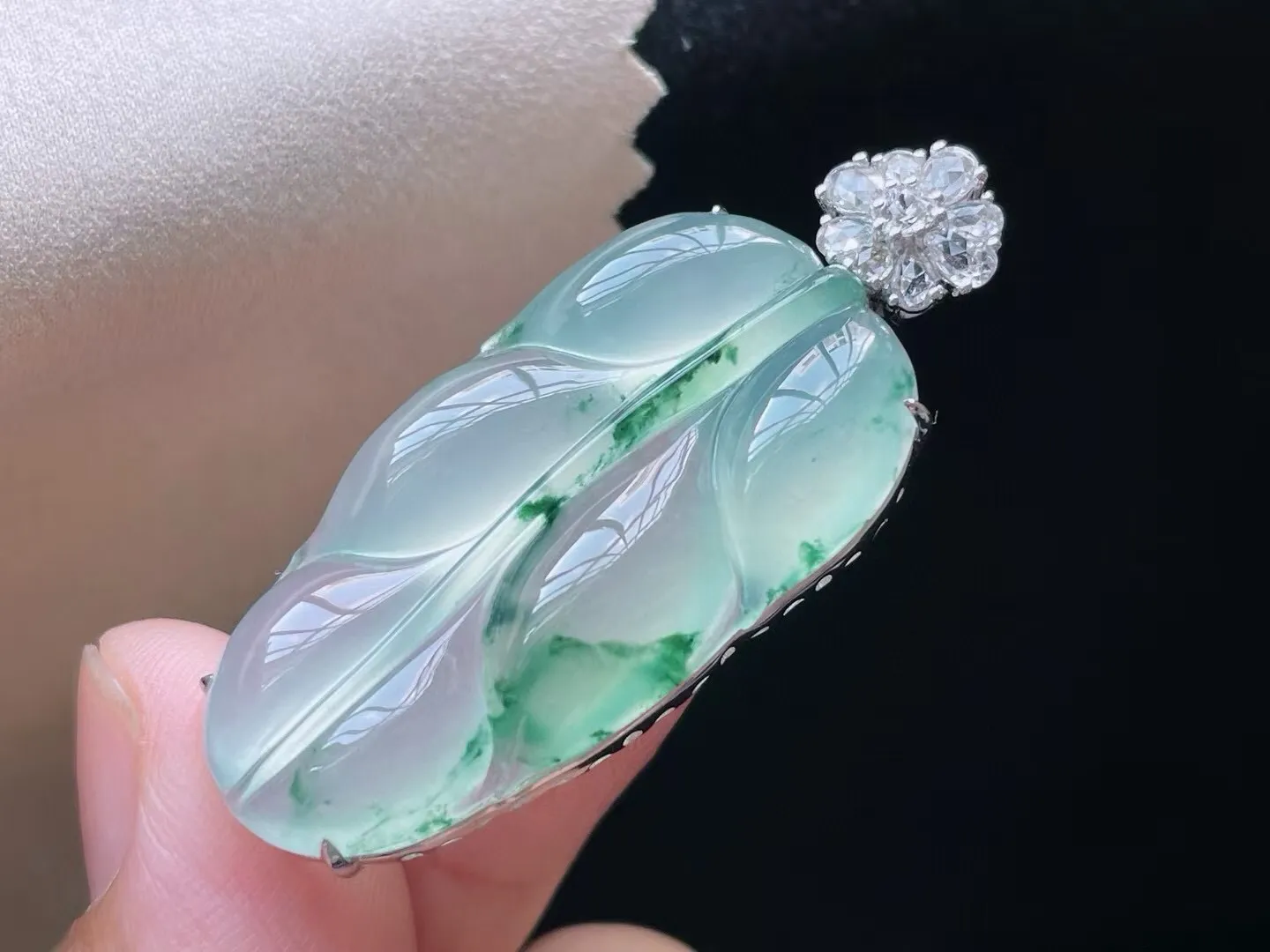 老坑冰胶飘花金枝玉叶吊坠
