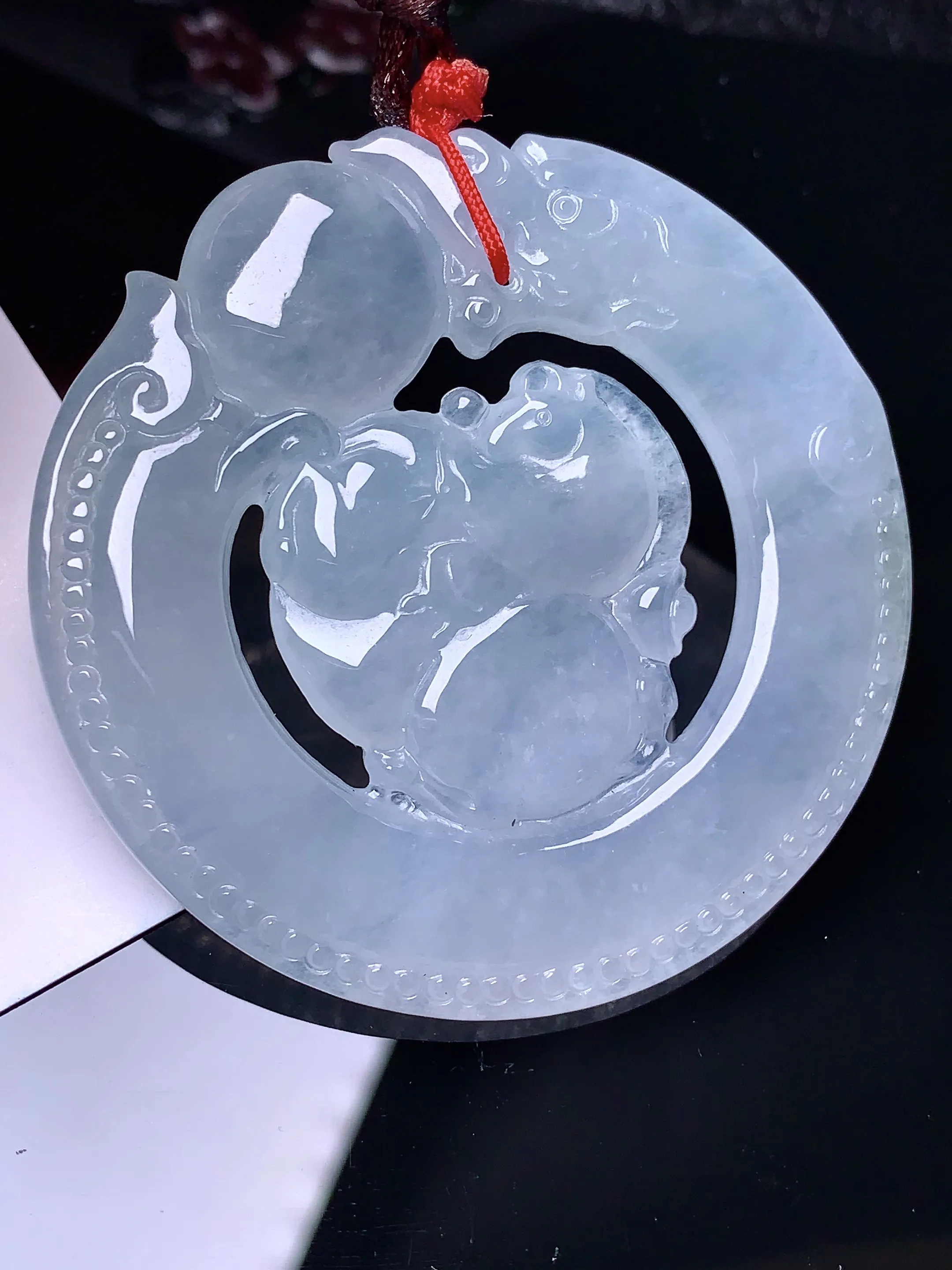 冰种福在眼前吊坠 玉质细腻 水润亮眼  整体尺寸52.2*51.5*5.2