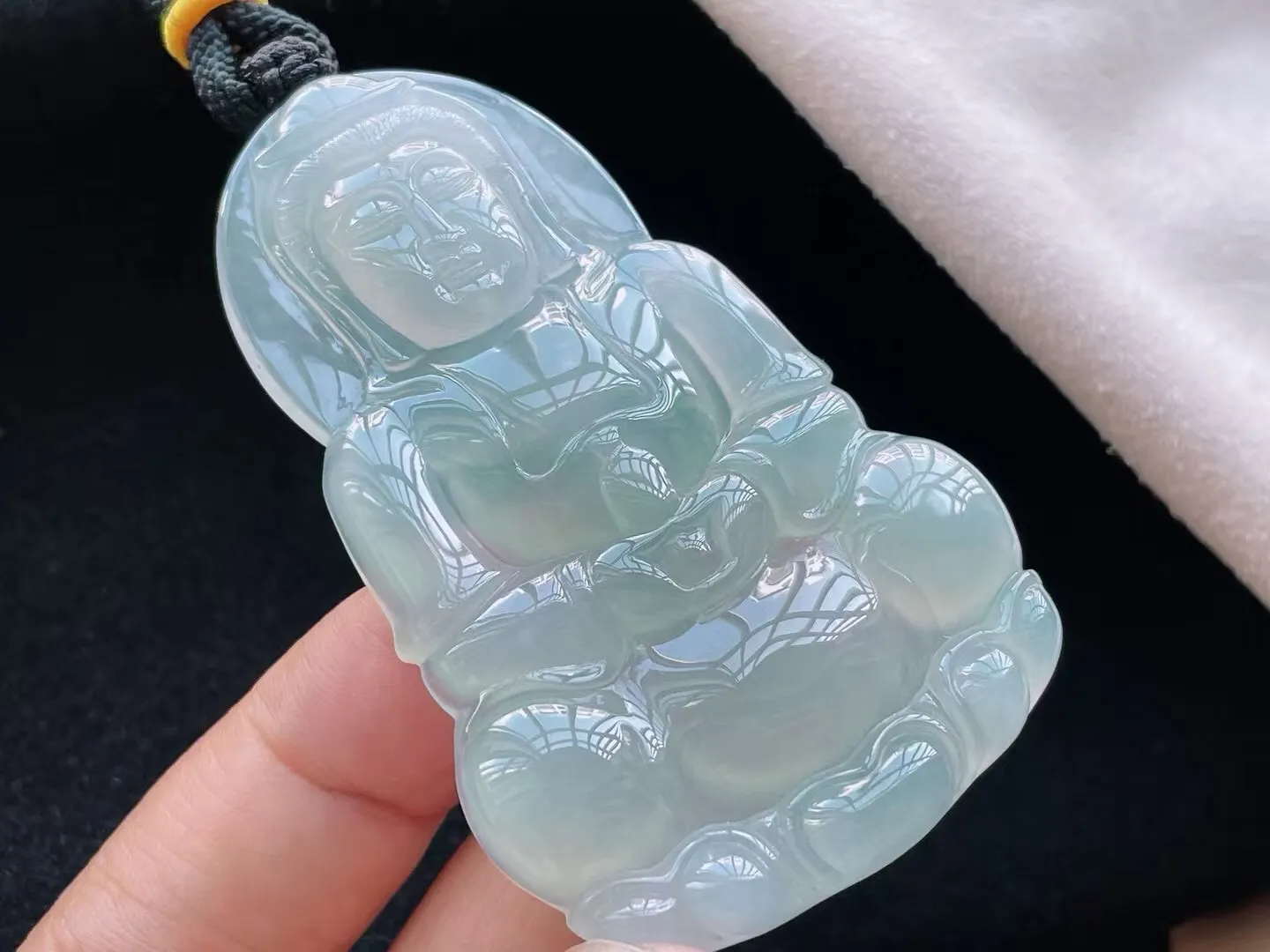 冰糯种晴底观音吊坠