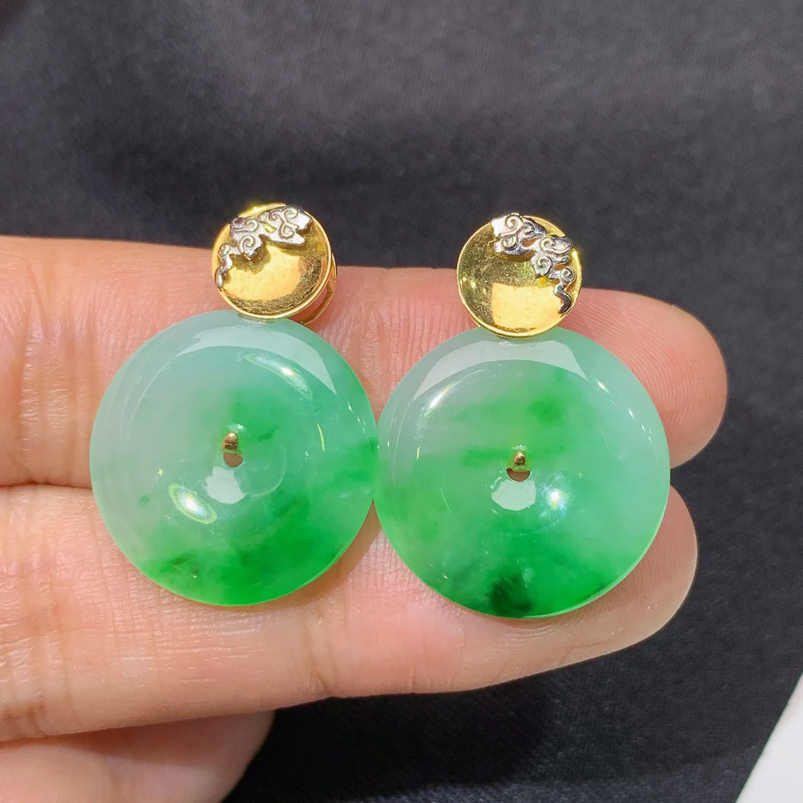 冰飘绿甜甜圈耳坠，18k金镶嵌，简约时尚，冰润色阳，种水足 直径17.7*3.1