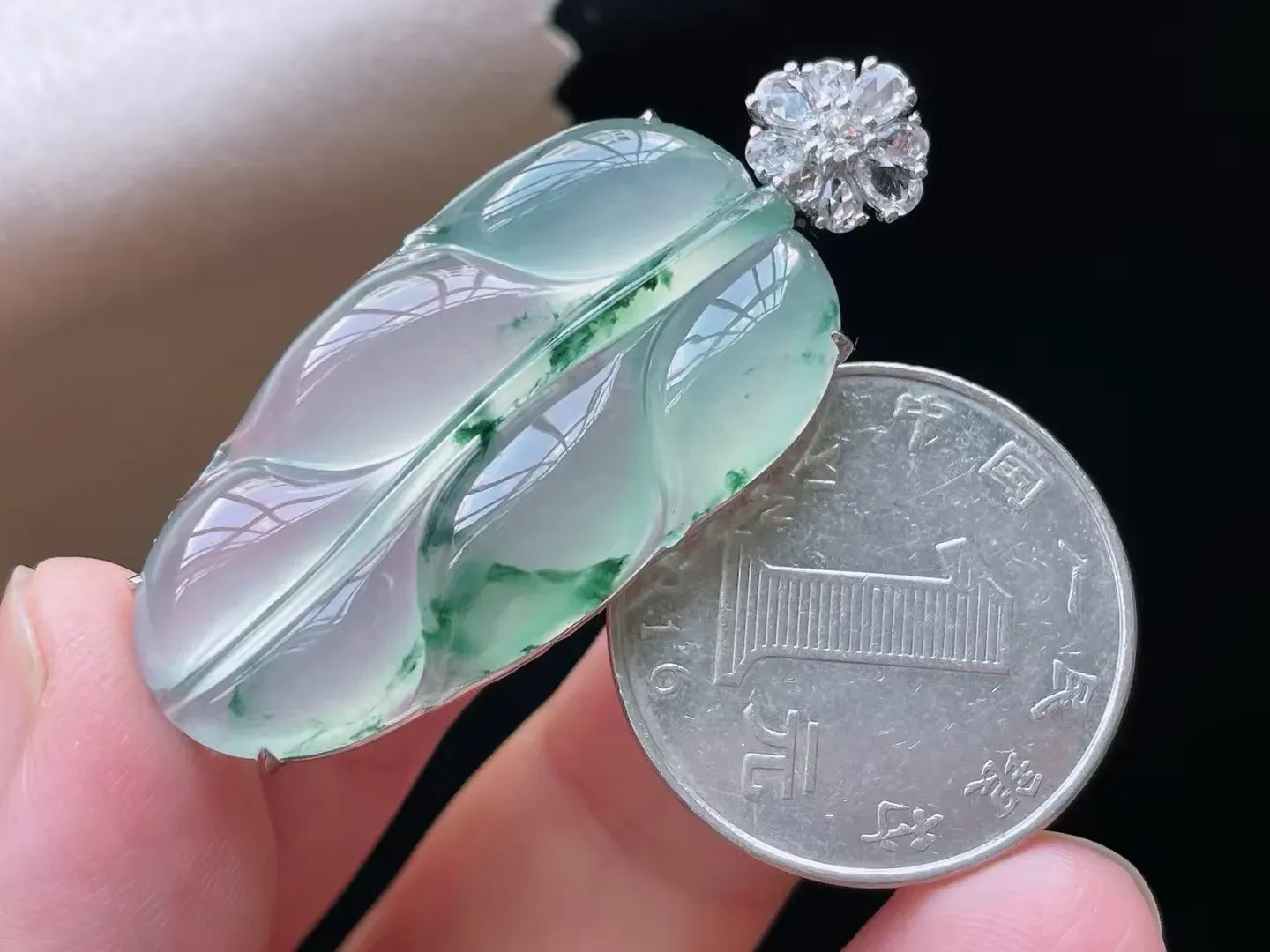 老坑冰胶飘花金枝玉叶吊坠