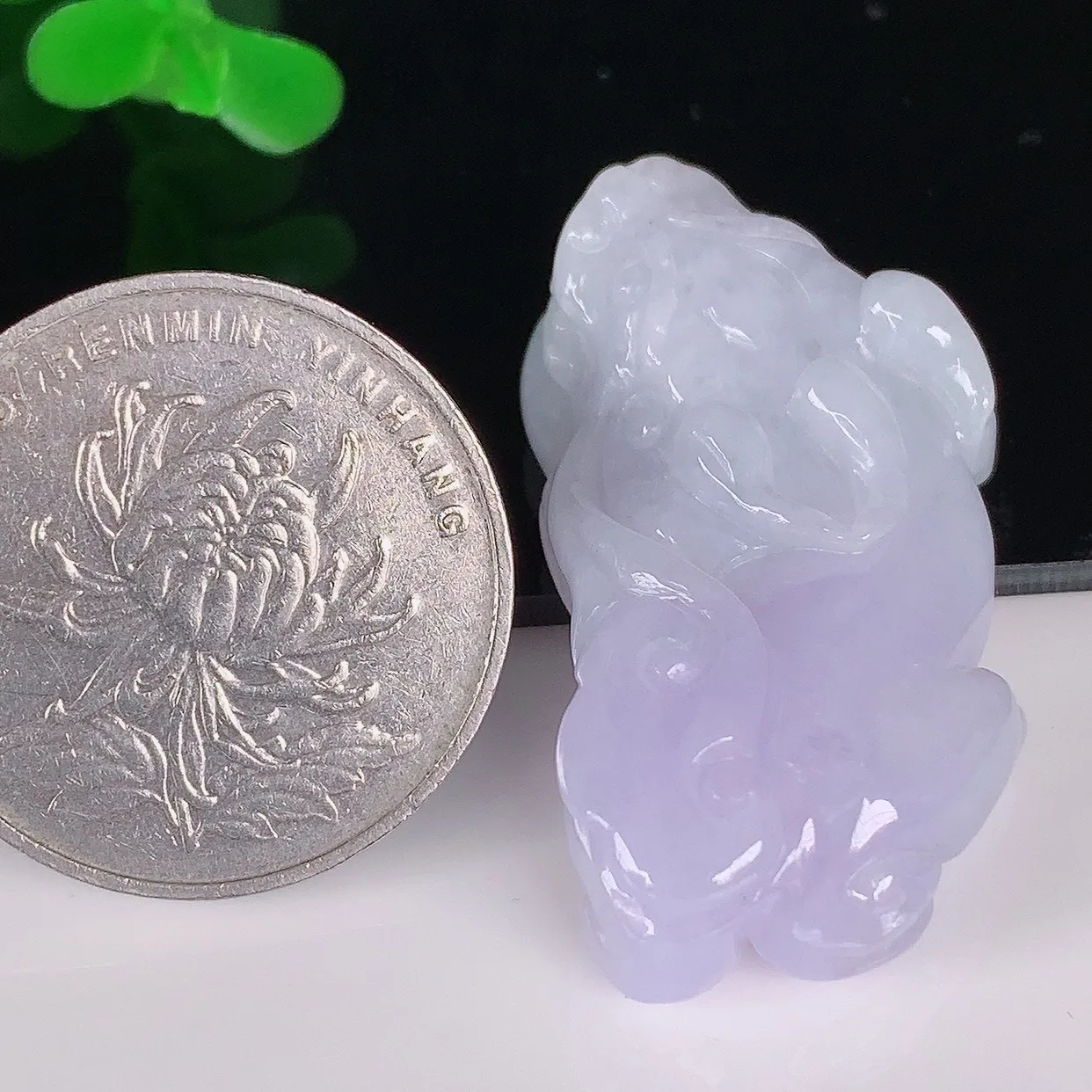 自然光实拍，冰润冰糯种紫罗兰翡翠招财貔貅吊坠，民间有“一摸貔貅运程旺盛，再摸貔貅财运滚滚，三摸貔貅平步青云 ”的美好祝愿。#46.17