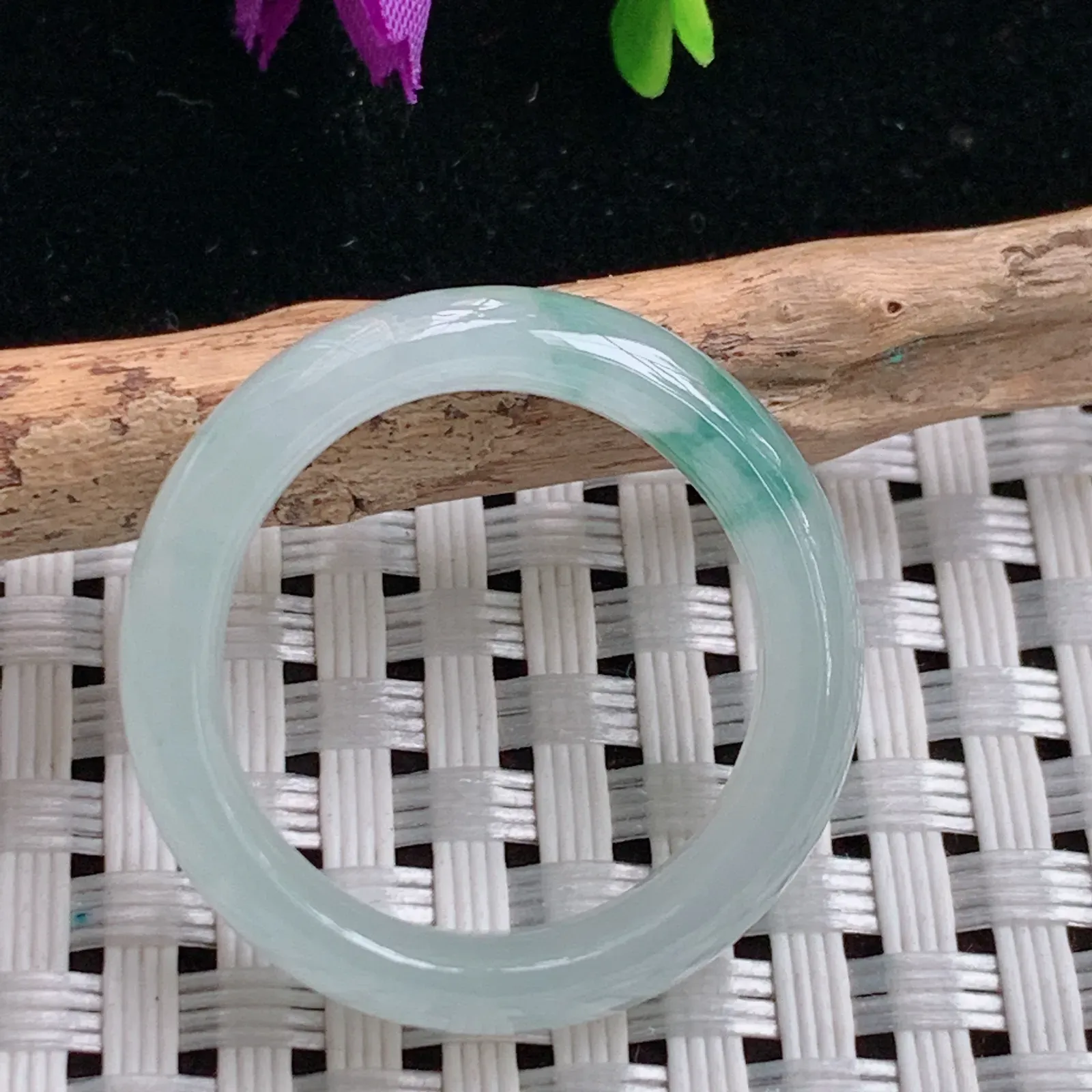 lz实拍20*6*3.8天然翡翠冰透飘花戒指 20mm内径玉指环
