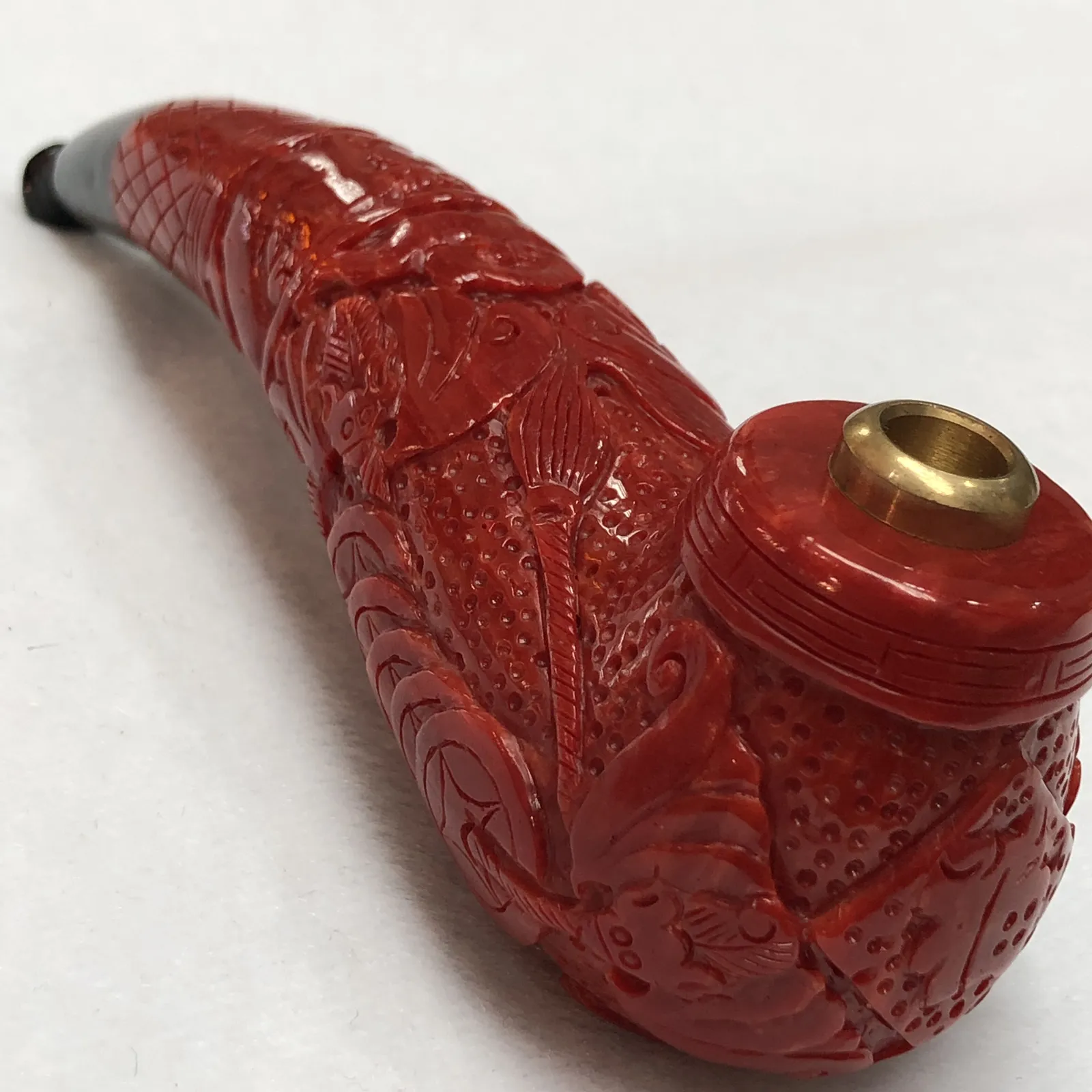 【红珊瑚福在眼前烟斗】钱在福在！采用台湾拼接工艺，精心选料，精心雕刻，黑色为人造牛角材料，尺寸：长1