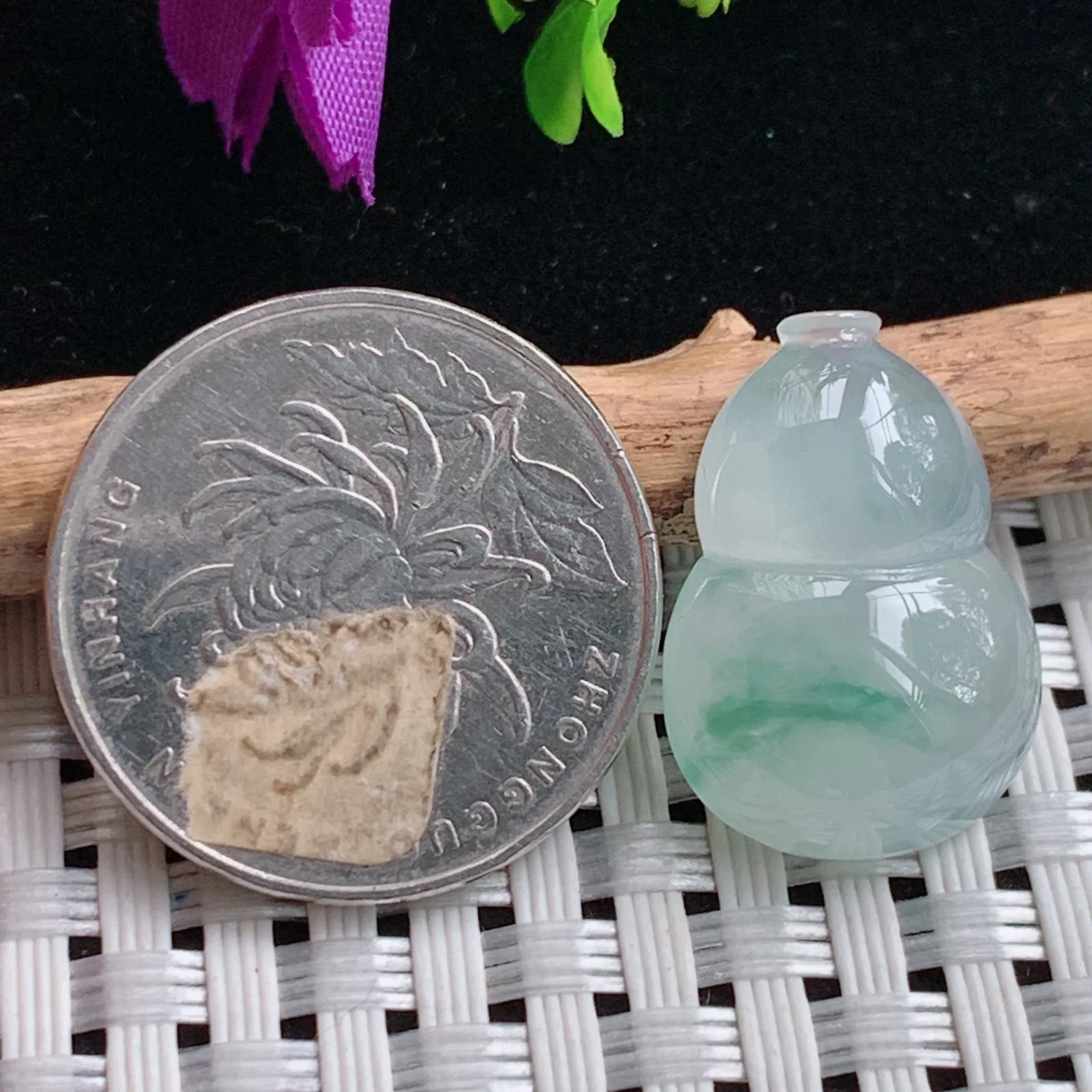 lz实拍22.2*15.5*6天然翡翠冰透飘花葫芦吊坠精美福禄双全玉坠