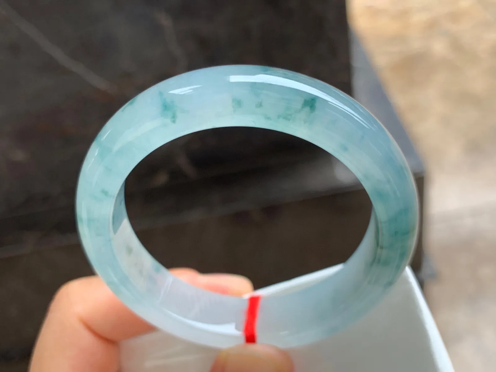 51.5-13-8mm
冰种飘花手镯 水润冰透 花色灵动飘逸  精品小圈口