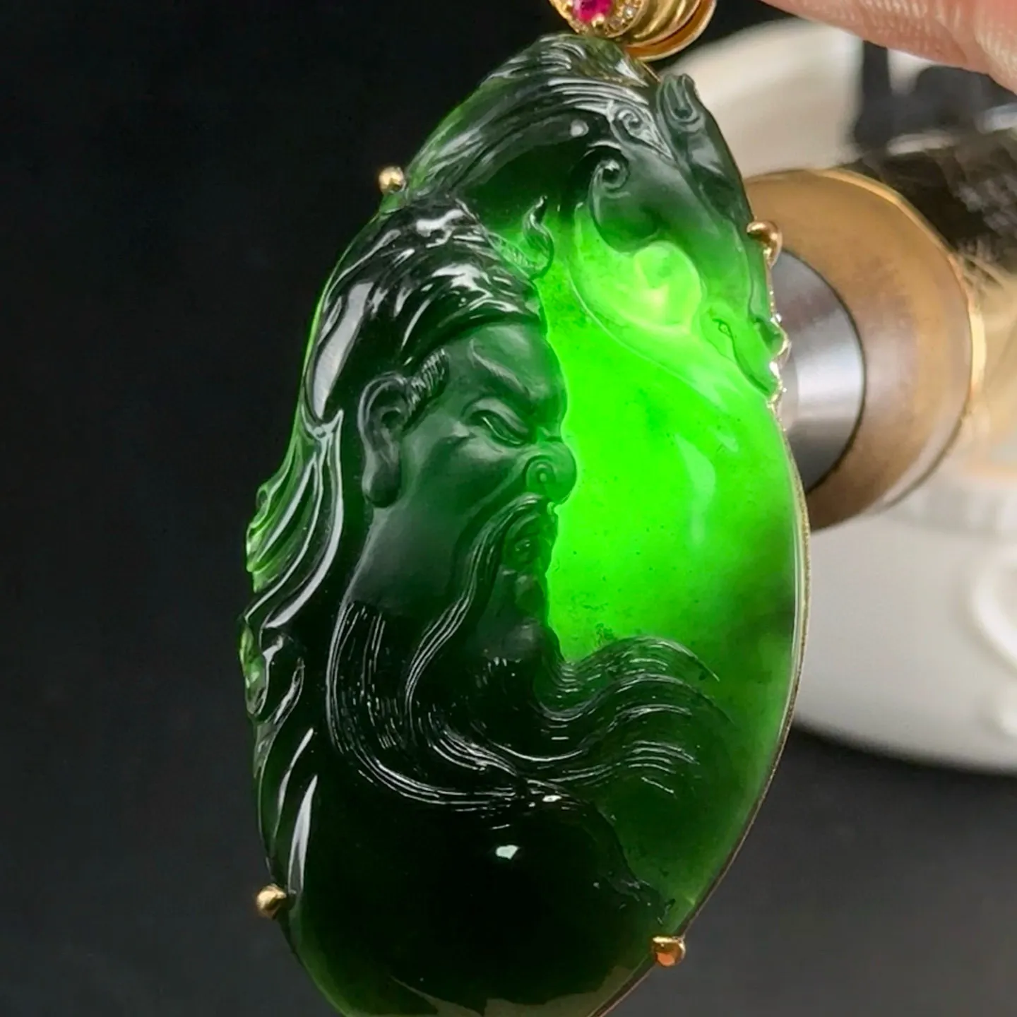 精品18k墨翠关公吊坠 种好色正 黑度极好 打灯通透 油性十足 尺寸63.7