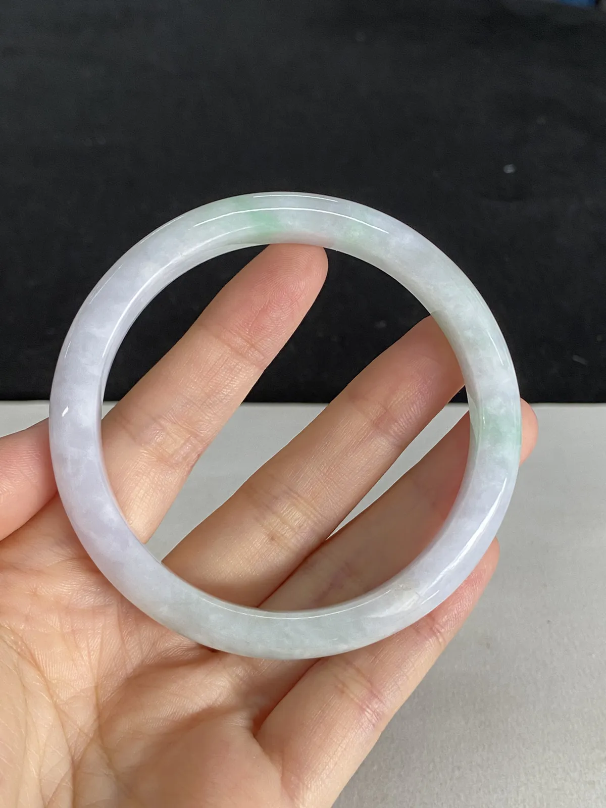 正圈58圈口，翡翠糯化种白色手镯