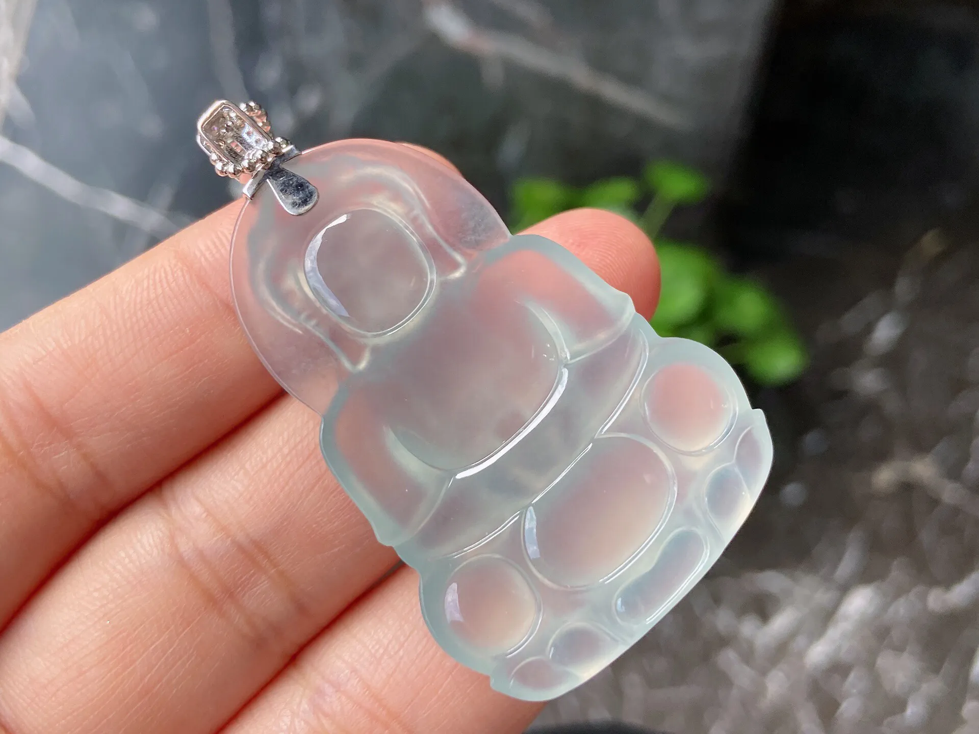 高冰种起胶正观音吊坠
