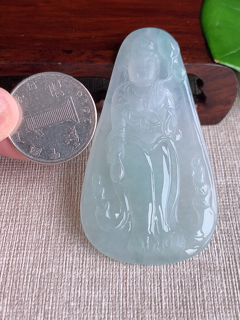 a货翡翠老坑冰种晴水大势至菩萨吊坠，尺寸65.7×35.5×5.6mm 重量24.36g 0620